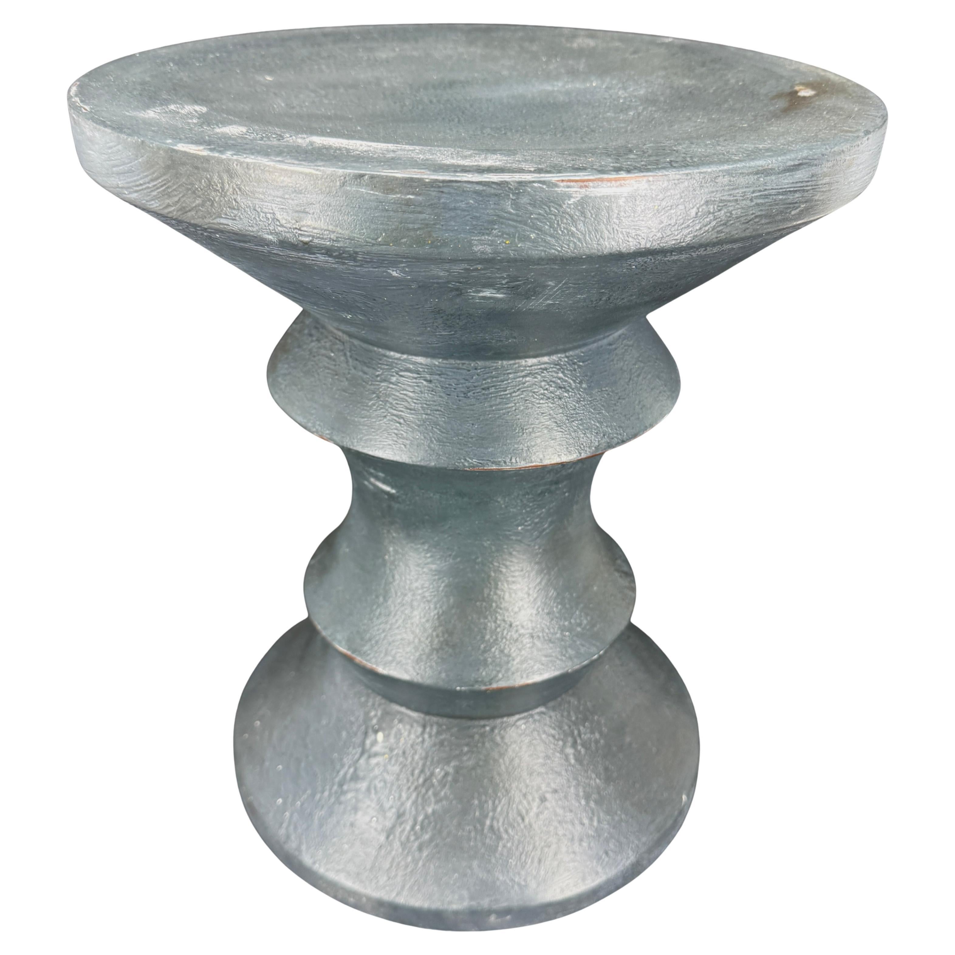 Taburete o mesa auxiliar de madera de mediados de siglo al estilo de Herman Miller