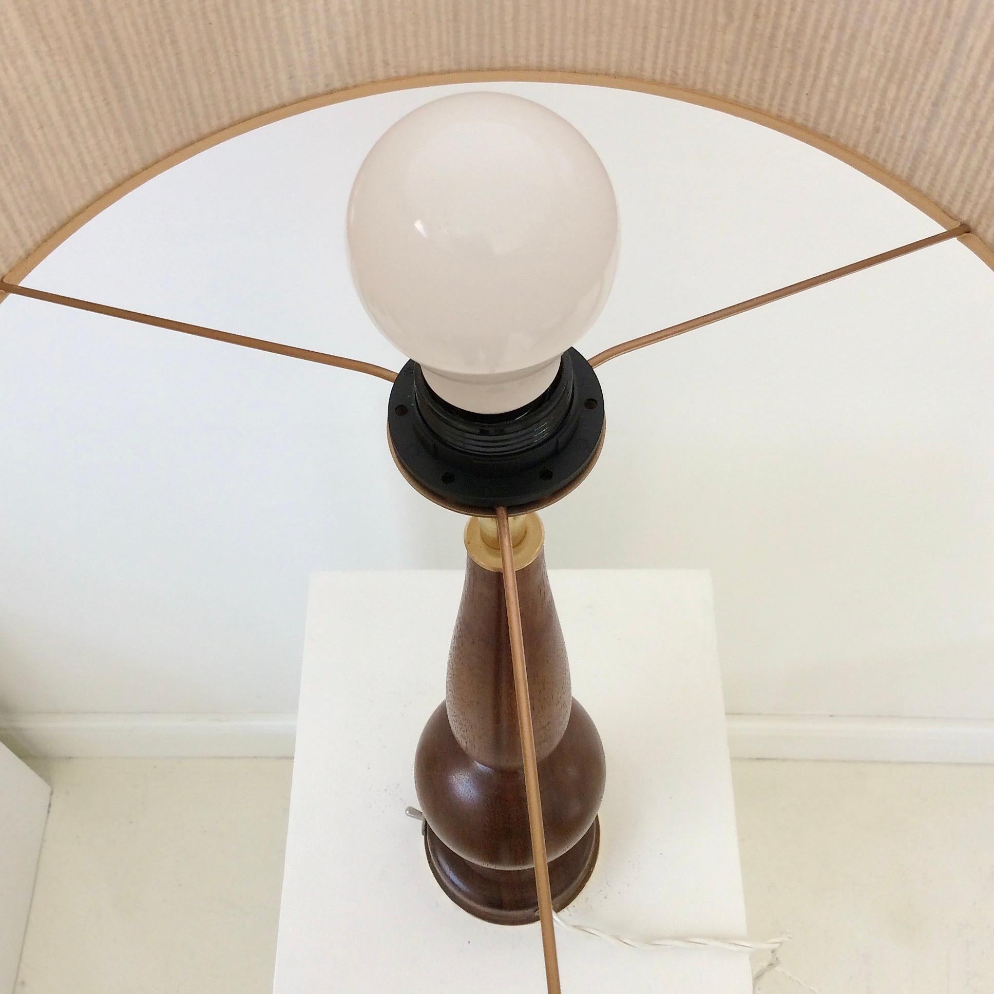 Mid-Century Wood Table Lamp, circa 1970, Italy For Sale 3