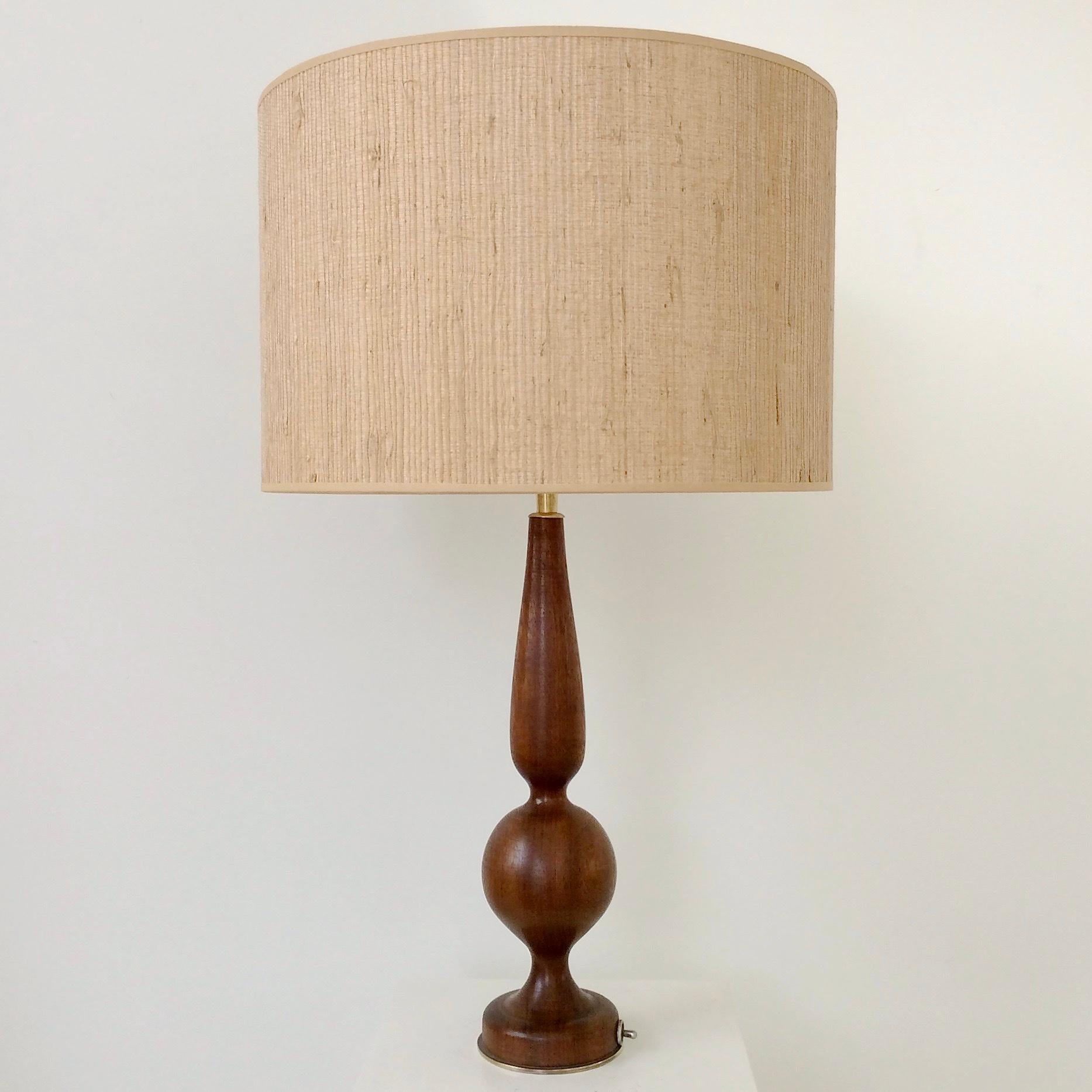 Mid-Century Wood Table Lamp, circa 1970, Italy For Sale 6