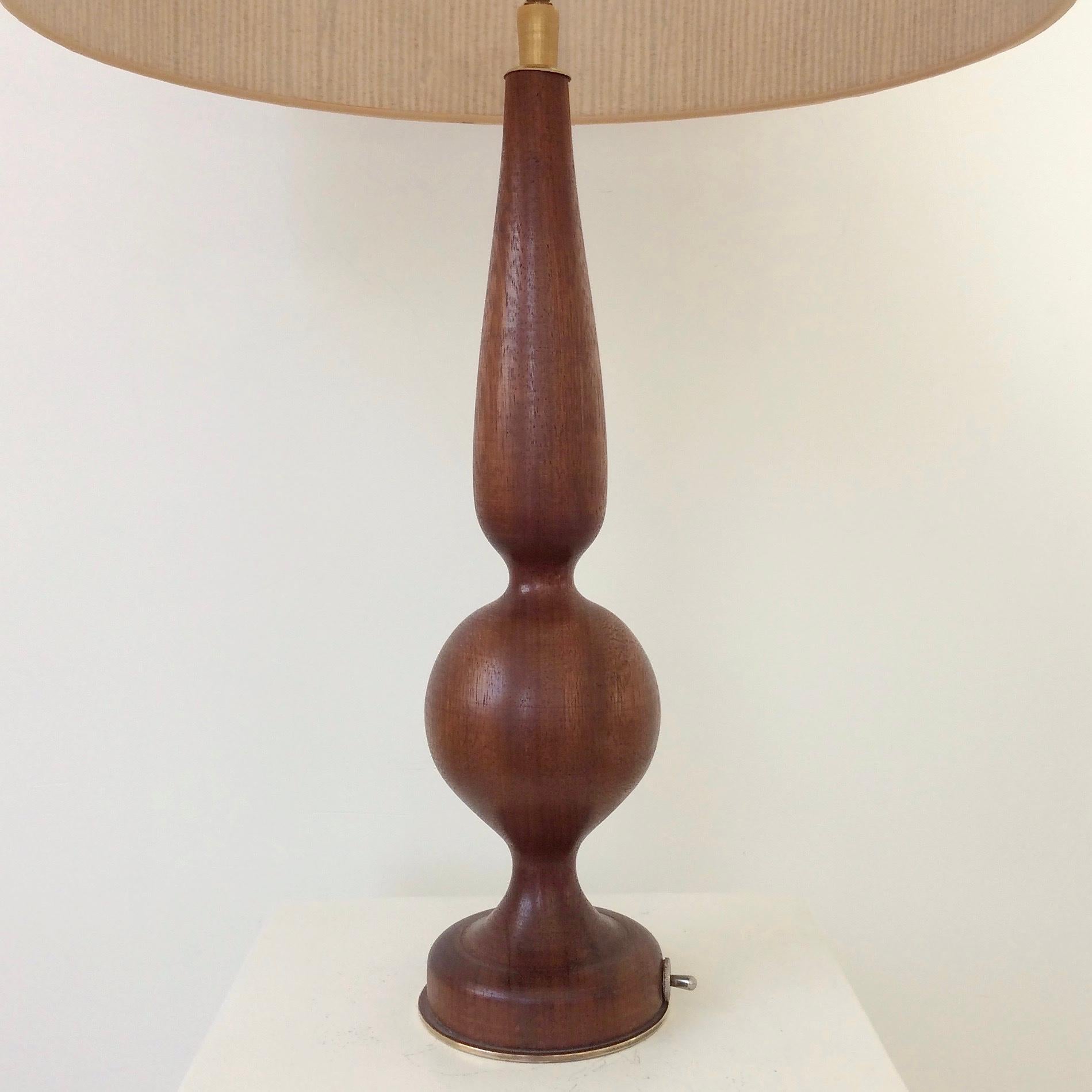 Mid-Century Wood Table Lamp, circa 1970, Italy For Sale 2
