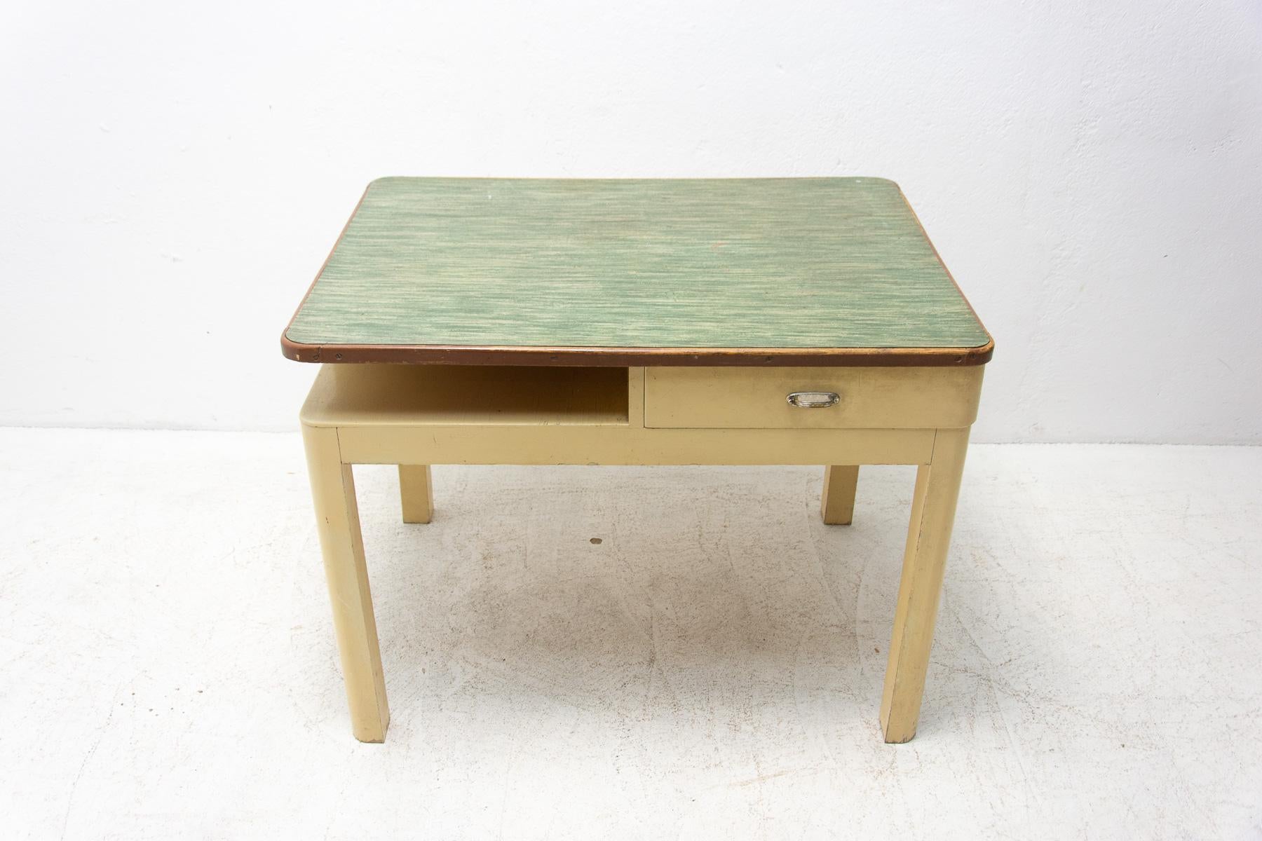 Mid Century Wooden and Formica Central Table, Czechoslovakia, 1950s In Good Condition For Sale In Prague 8, CZ