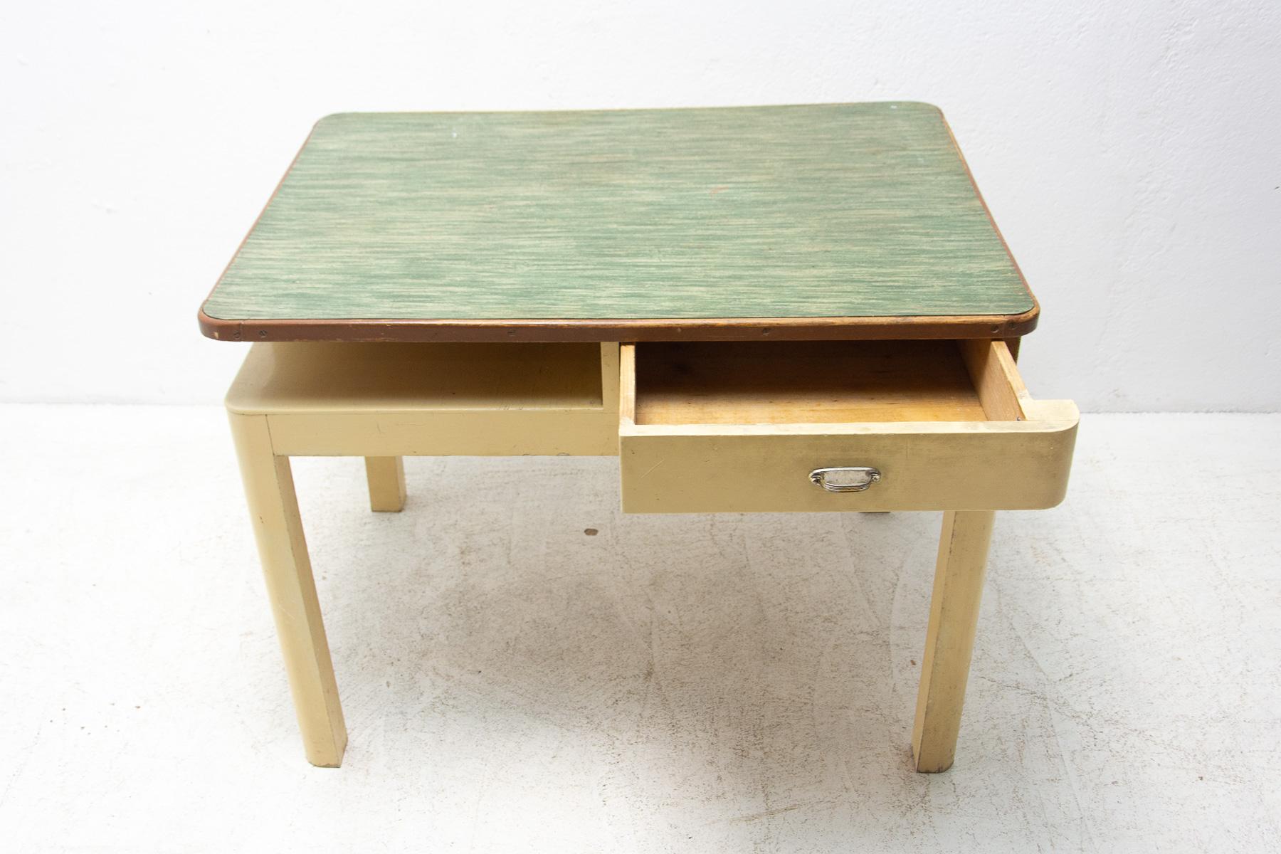 Mid Century Wooden and Formica Central Table, Czechoslovakia, 1950s For Sale 2