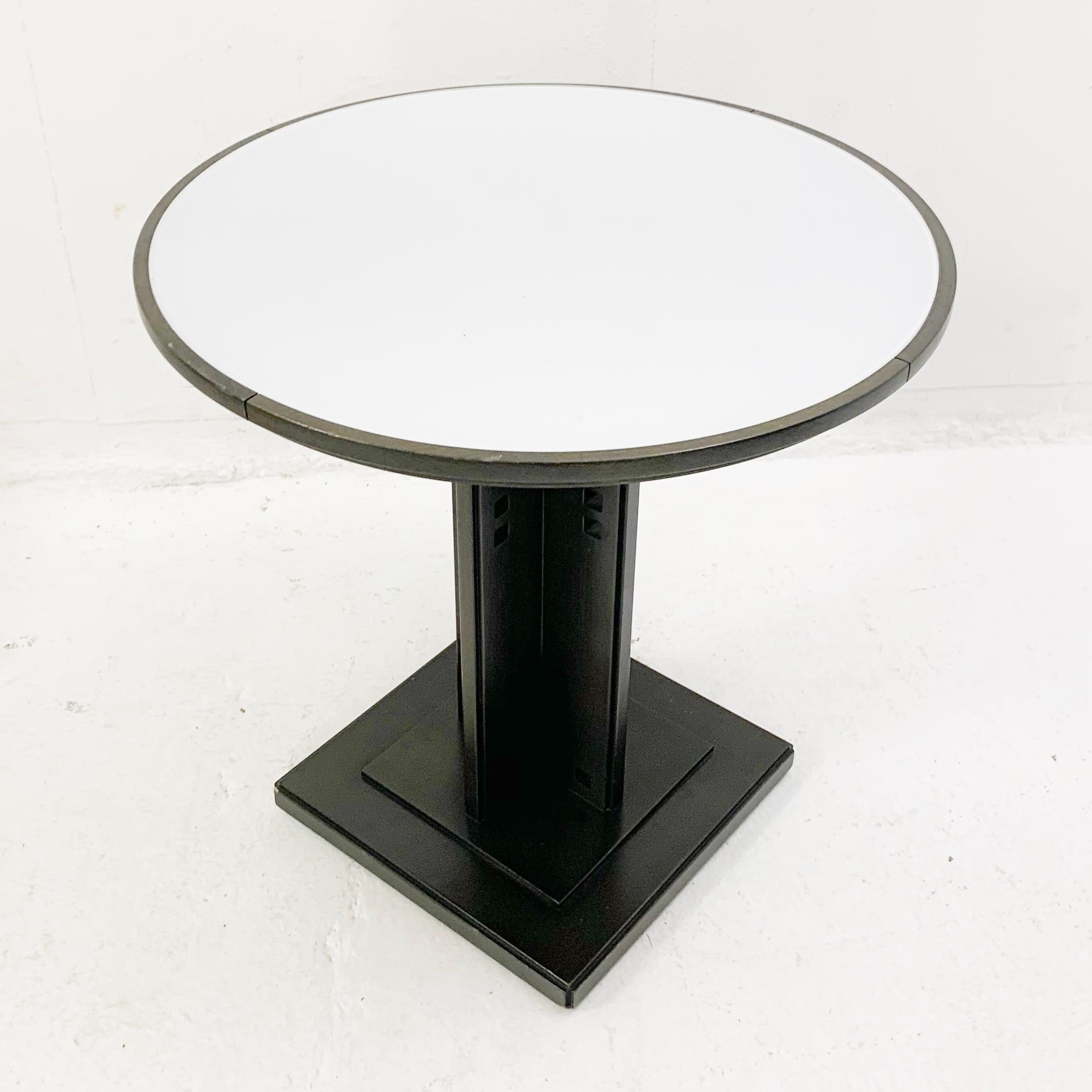 Mid-Century Wooden and Glass Plate Gueridon Produced by Giorgetti, Italy, 1980s For Sale 2