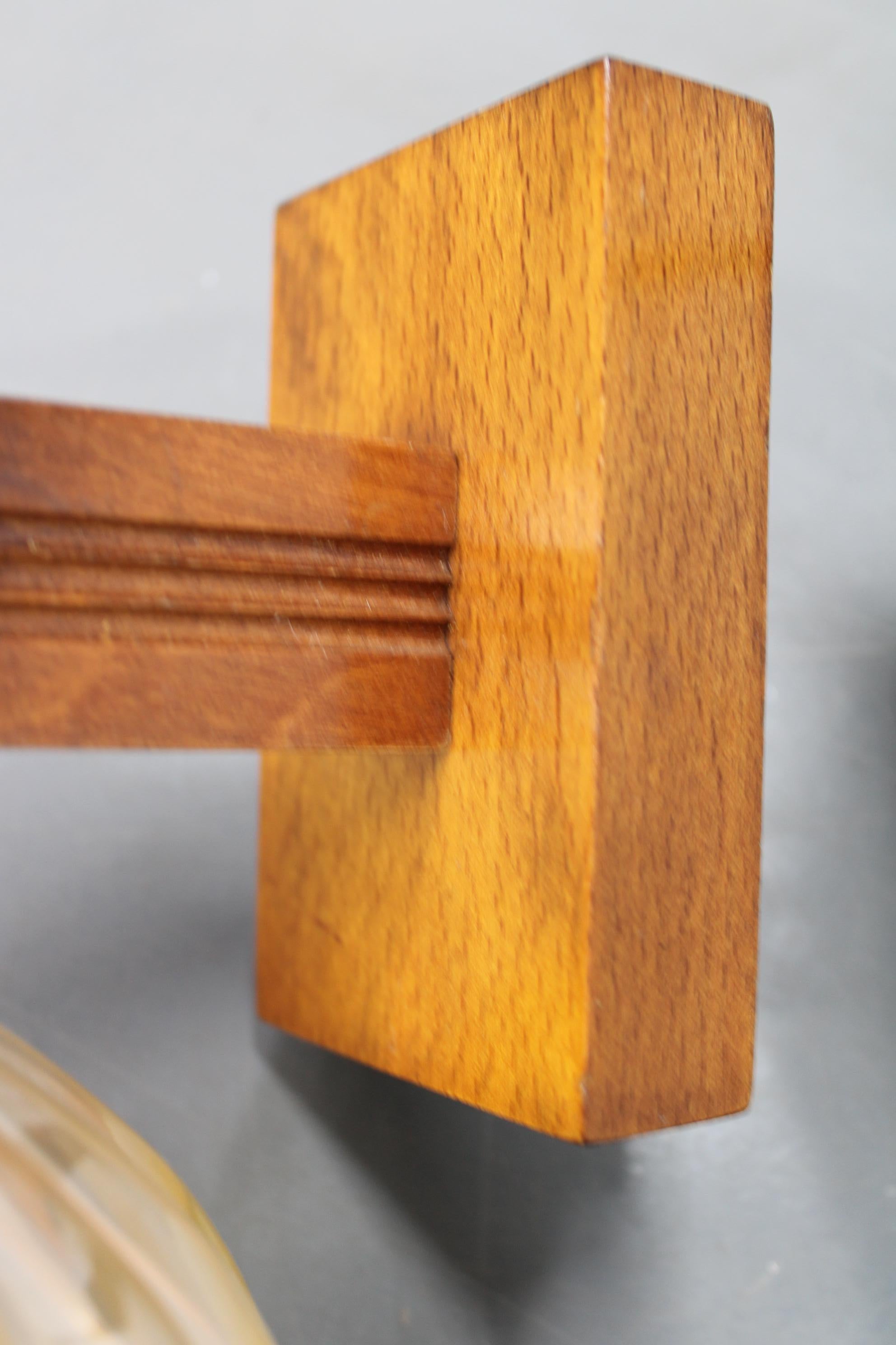 Lámpara de pared de madera y cristal de mediados de siglo, Checoslovaquia Años 60 - Vintage Sculptura en venta 3