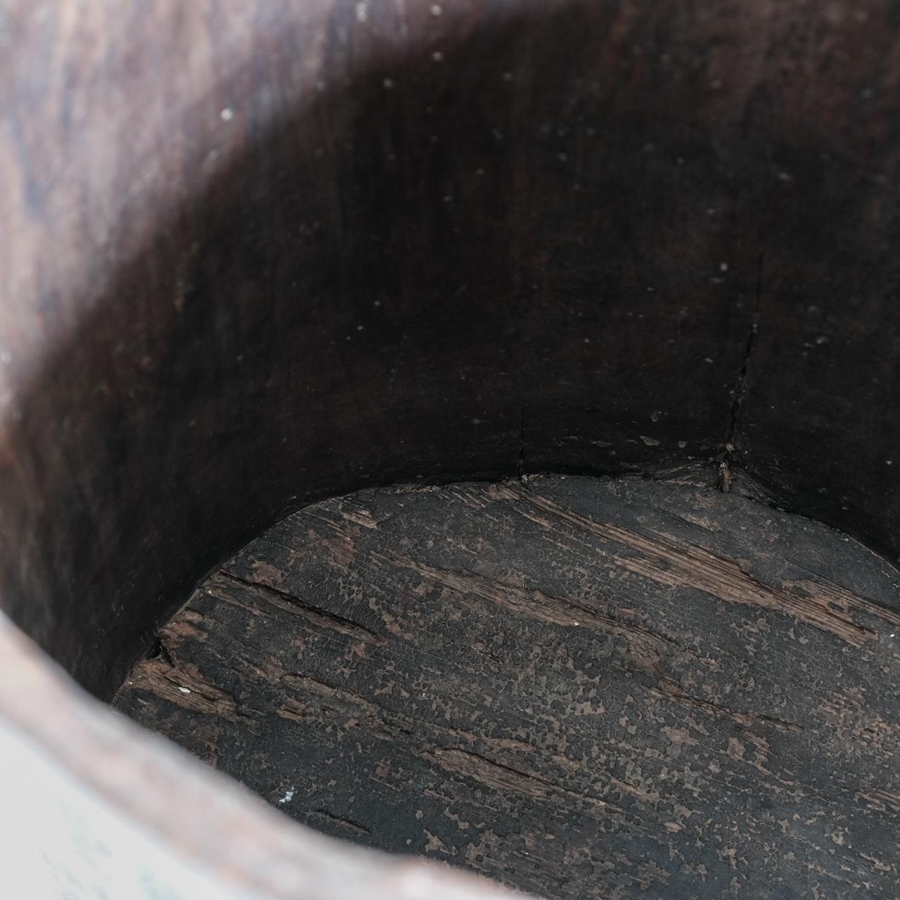 Ferro Fioriera primitiva con tronco d'albero in legno e ferro di metà secolo in vendita