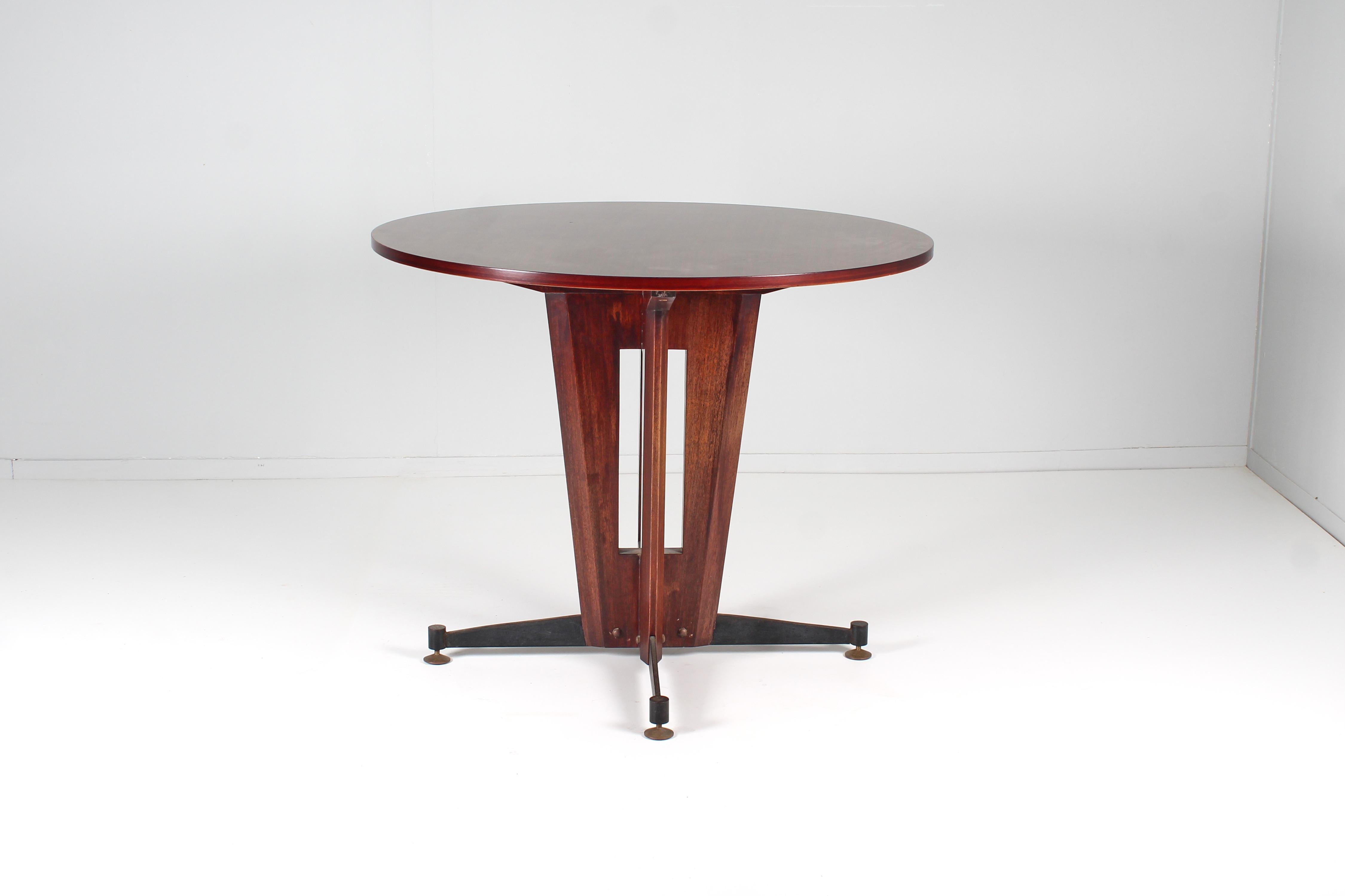 Italian Mid-Century Wooden and Metal Round Dining Table, Cantù, Italy 60s For Sale
