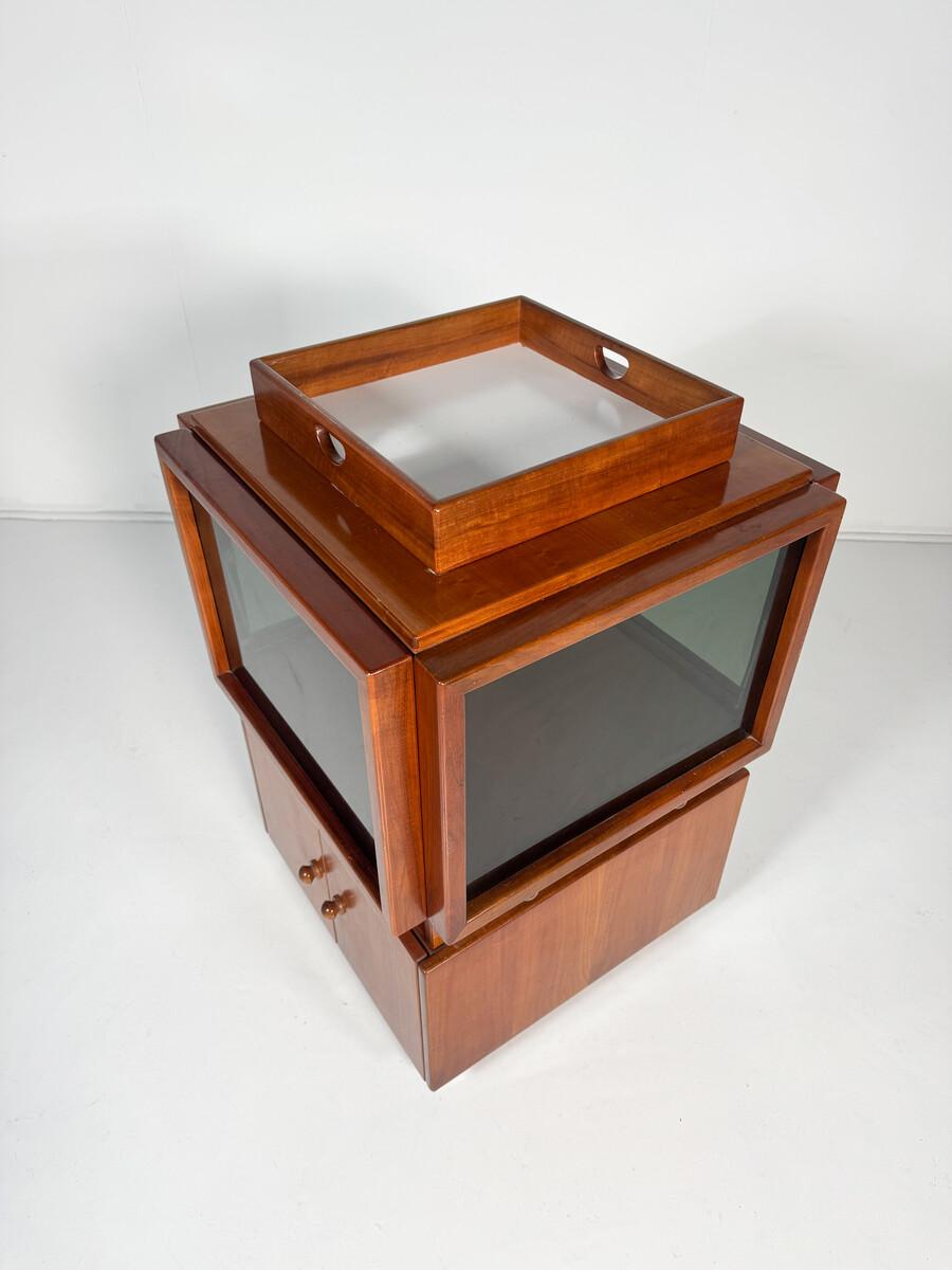 				
         
Mid-Century Wooden Bar Cabinet on wheels by Gianfranco Frattini for Bernini, 1970s

Gianfranco Frattini was born in Padua in 1926 and graduated in architecture at the Milan Polytechnic in 1953, where he remained working there right up
