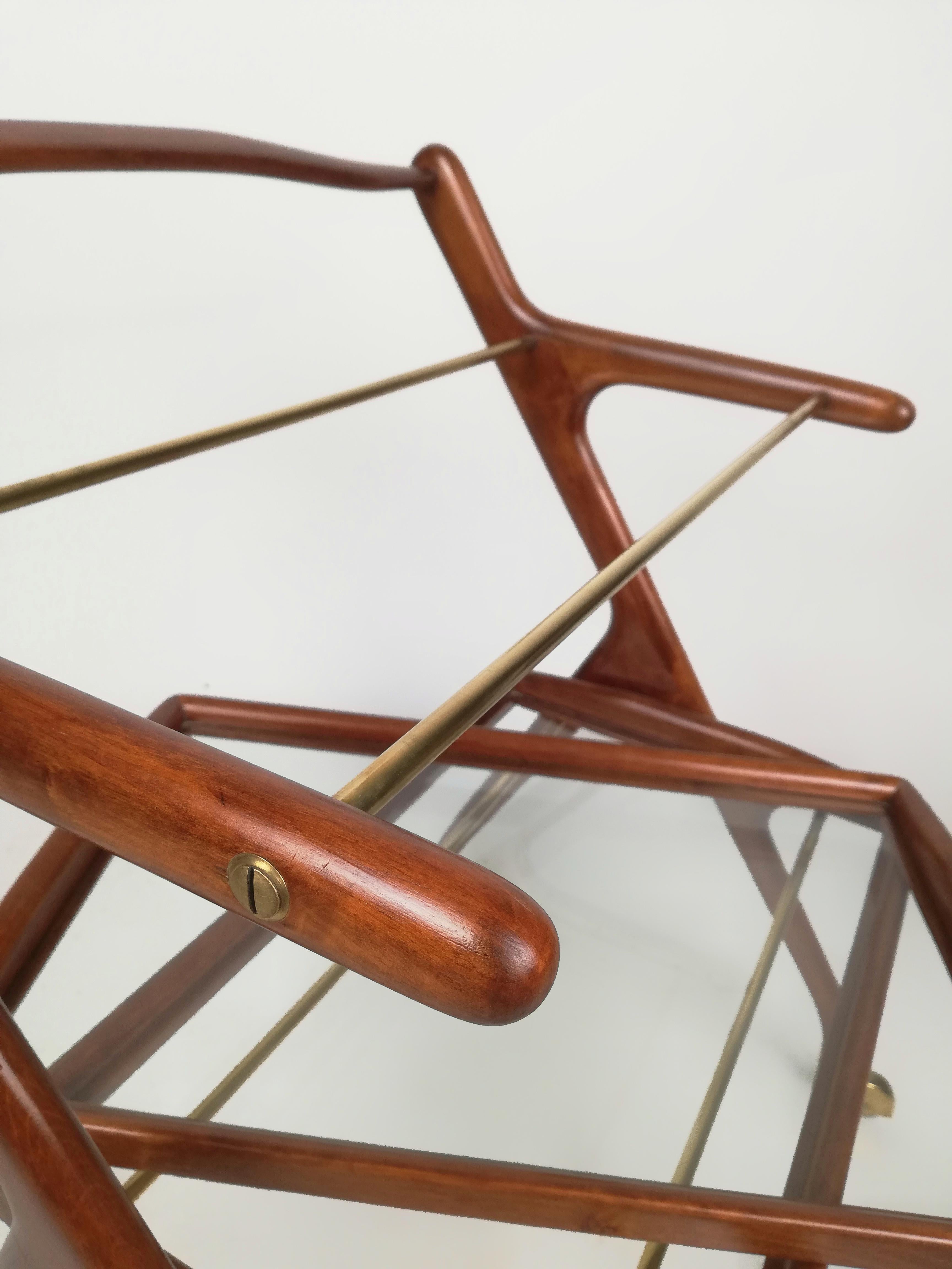 Carro de bar de madera de mediados de siglo con bandejas extraíbles de Cesare Lacca, Italia, 1950 Moderno de mediados de siglo en venta