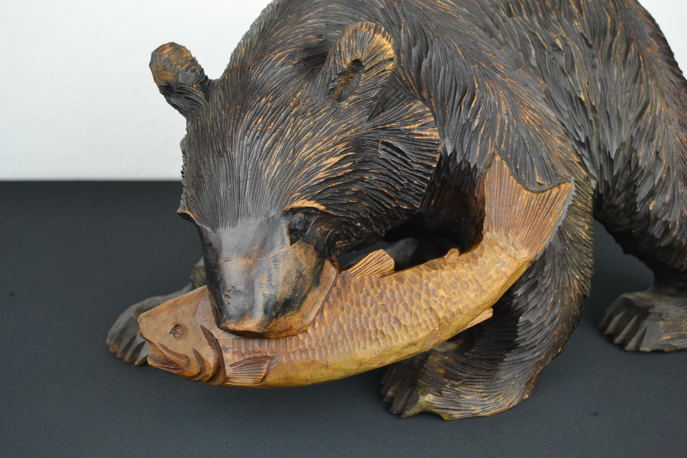 wooden bear statues