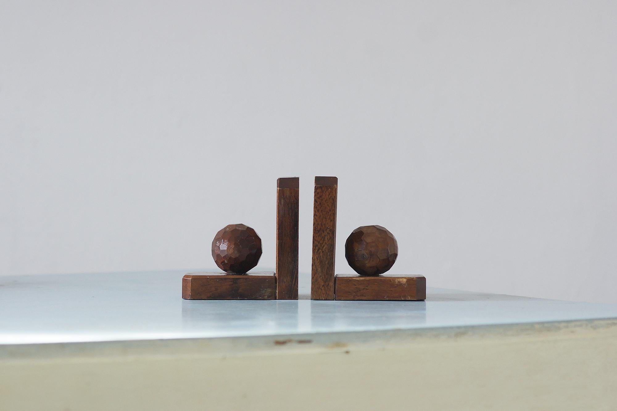 This is a magnificent set of handmade bookends of high quality design and workmanship.

They are distinguished by a very natural structure of the material and a simple, even ascetic form.

Extremely impressive interior decoration, preserved in
