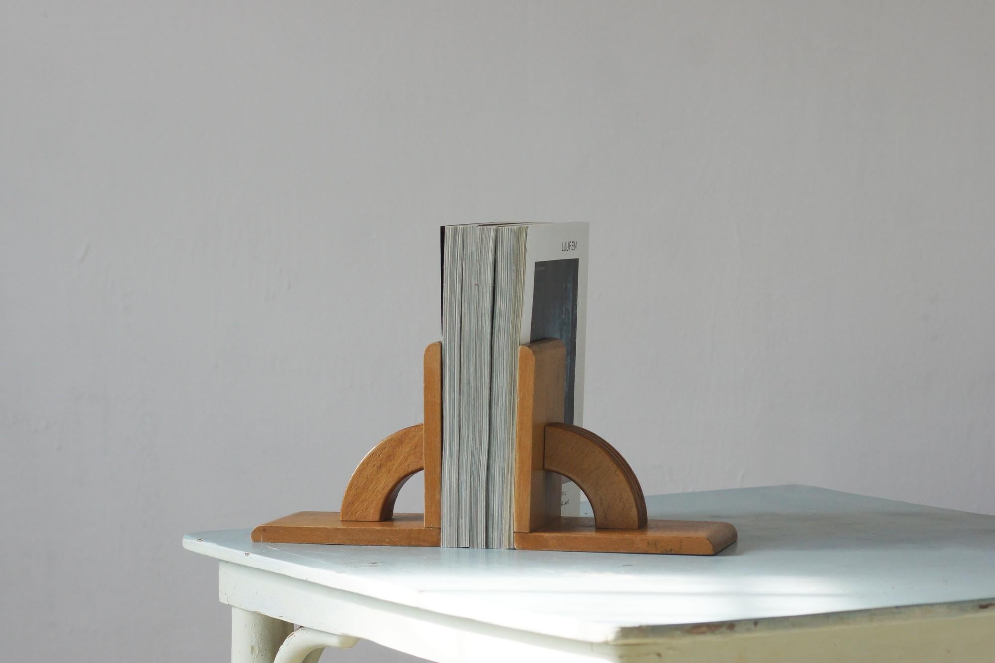This is a wonderful set of very nicely made book rests with high quality design and craftsmanship.

They are distinguished by a very natural material structure and a simple, even ascetic form.

Extremely impressive interior decoration, preserved in