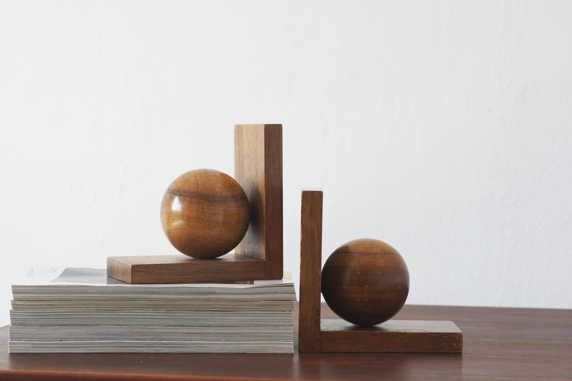 Fermalibri in legno di metà secolo, anni '50, set di 2 In condizioni buone in vendita a KUTNO, PL