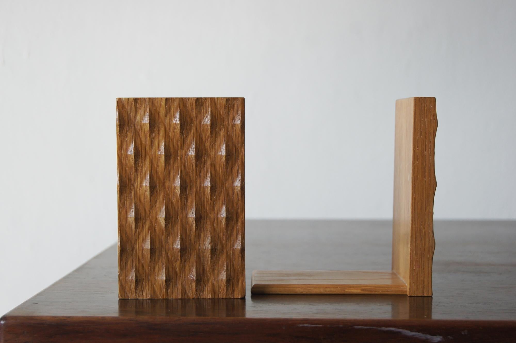 Fermalibri in legno di metà secolo, anni '60, set di 2 In condizioni buone in vendita a KUTNO, PL