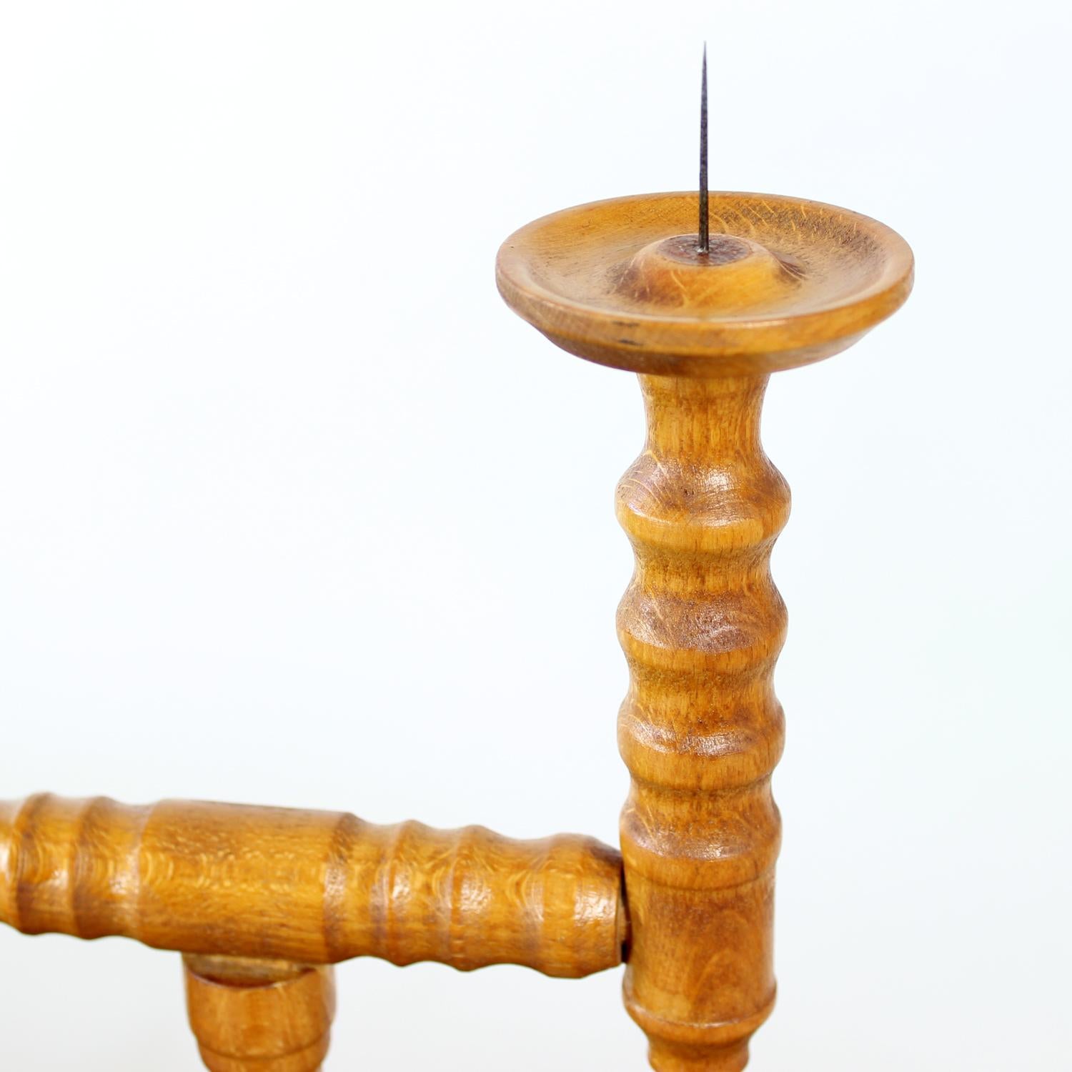 Portavelas de madera de mediados de siglo, Checoslovaquia, años 50 en venta 2