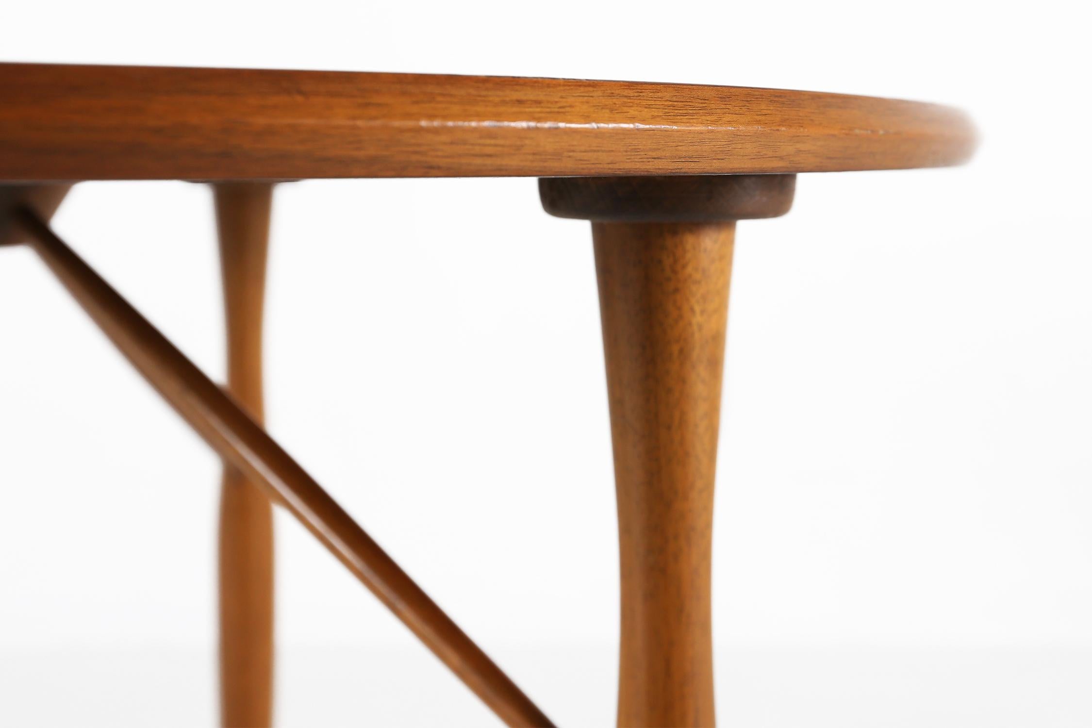Table basse en bois du milieu du siècle 1950 Bon état - En vente à Meulebeke, BE