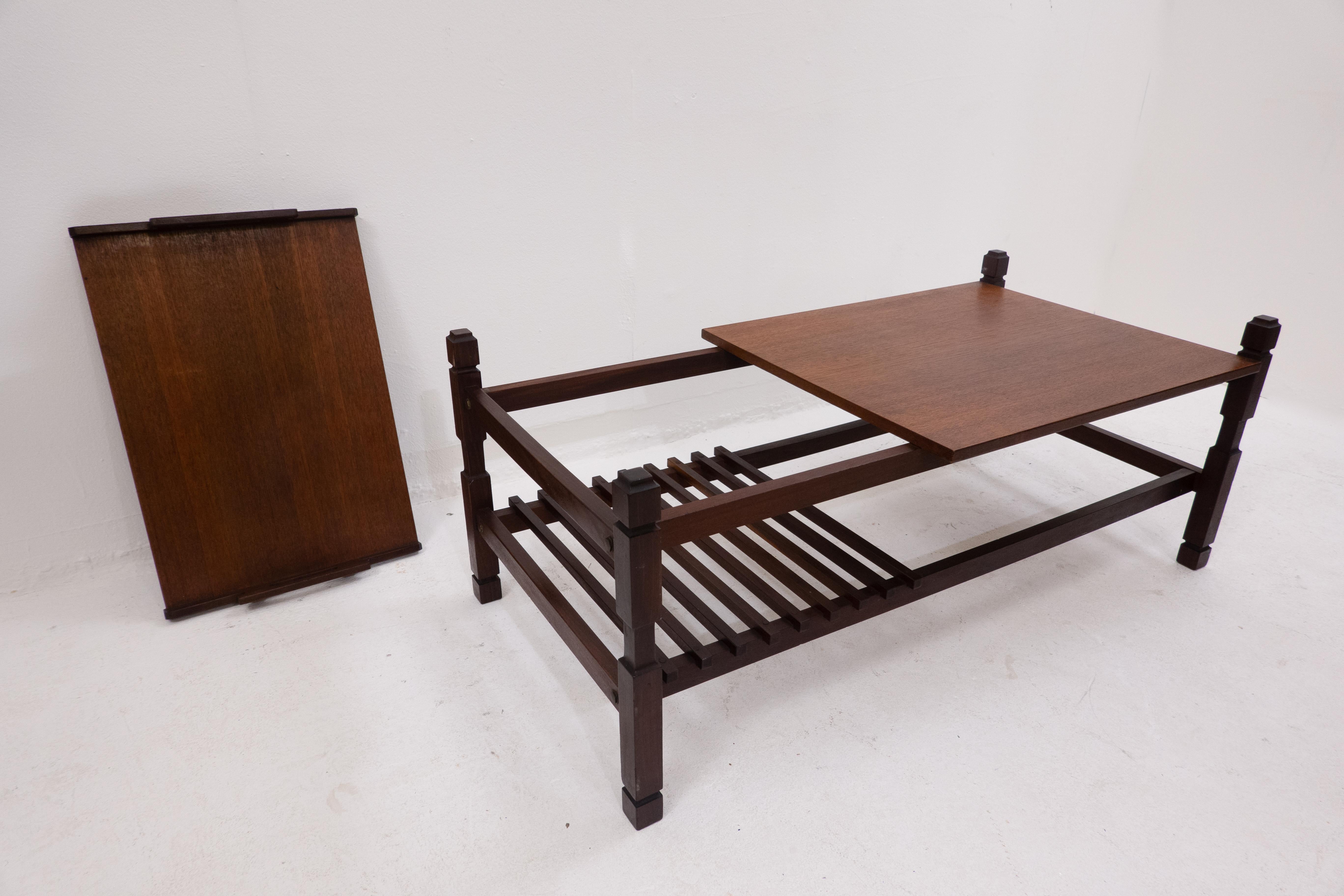 Italian Mid-Century Wooden Coffee Table with Removable Tray, Italy, 1960s For Sale