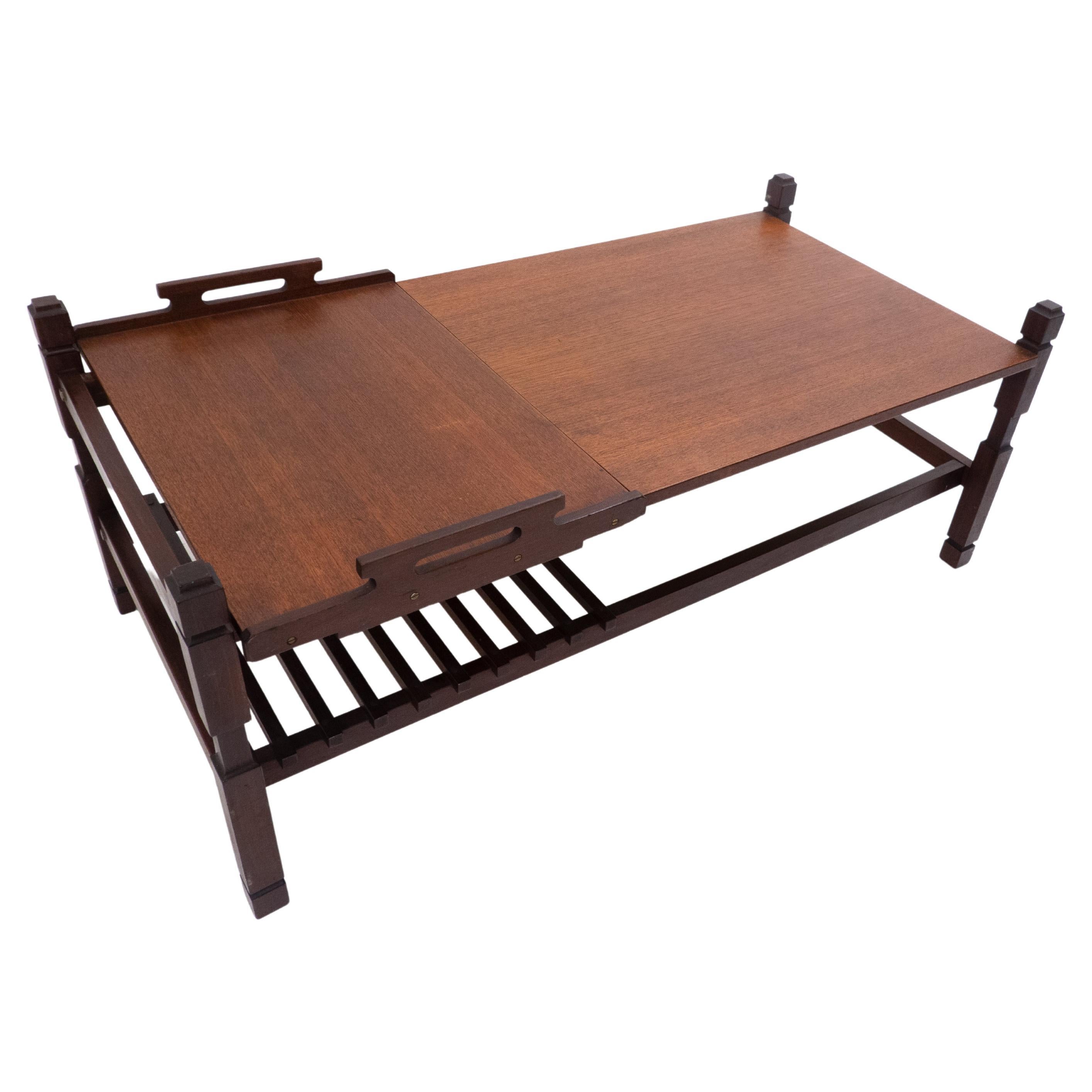 Tavolino in legno di metà secolo con vassoio rimovibile, Italia, anni '60