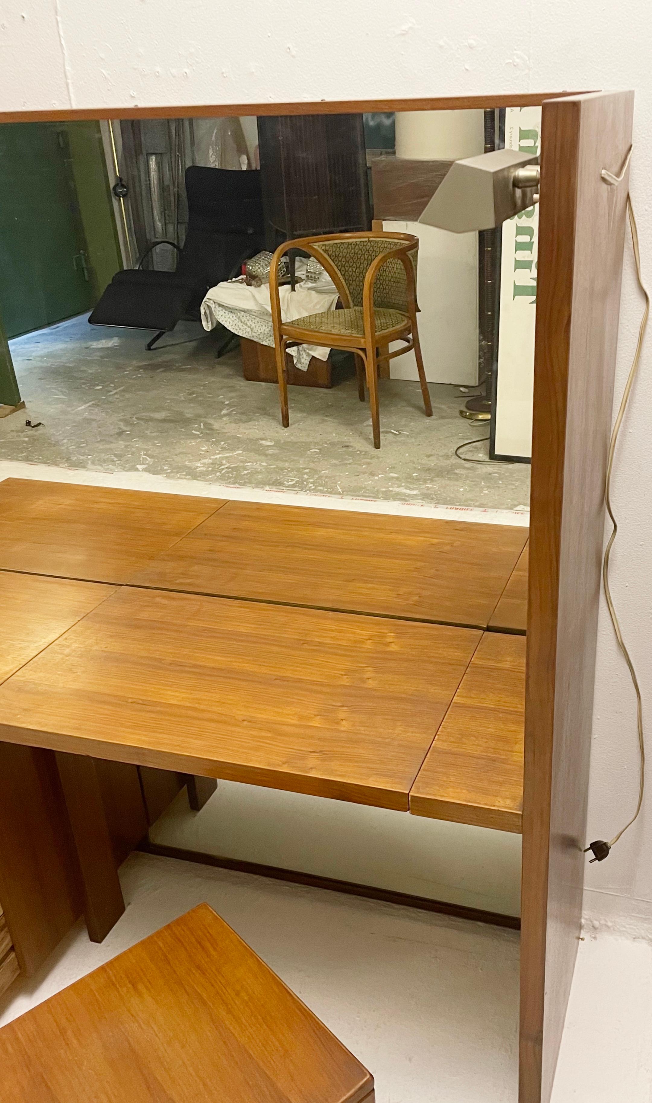 Mid-century wooden dressing table - Italy 1950s