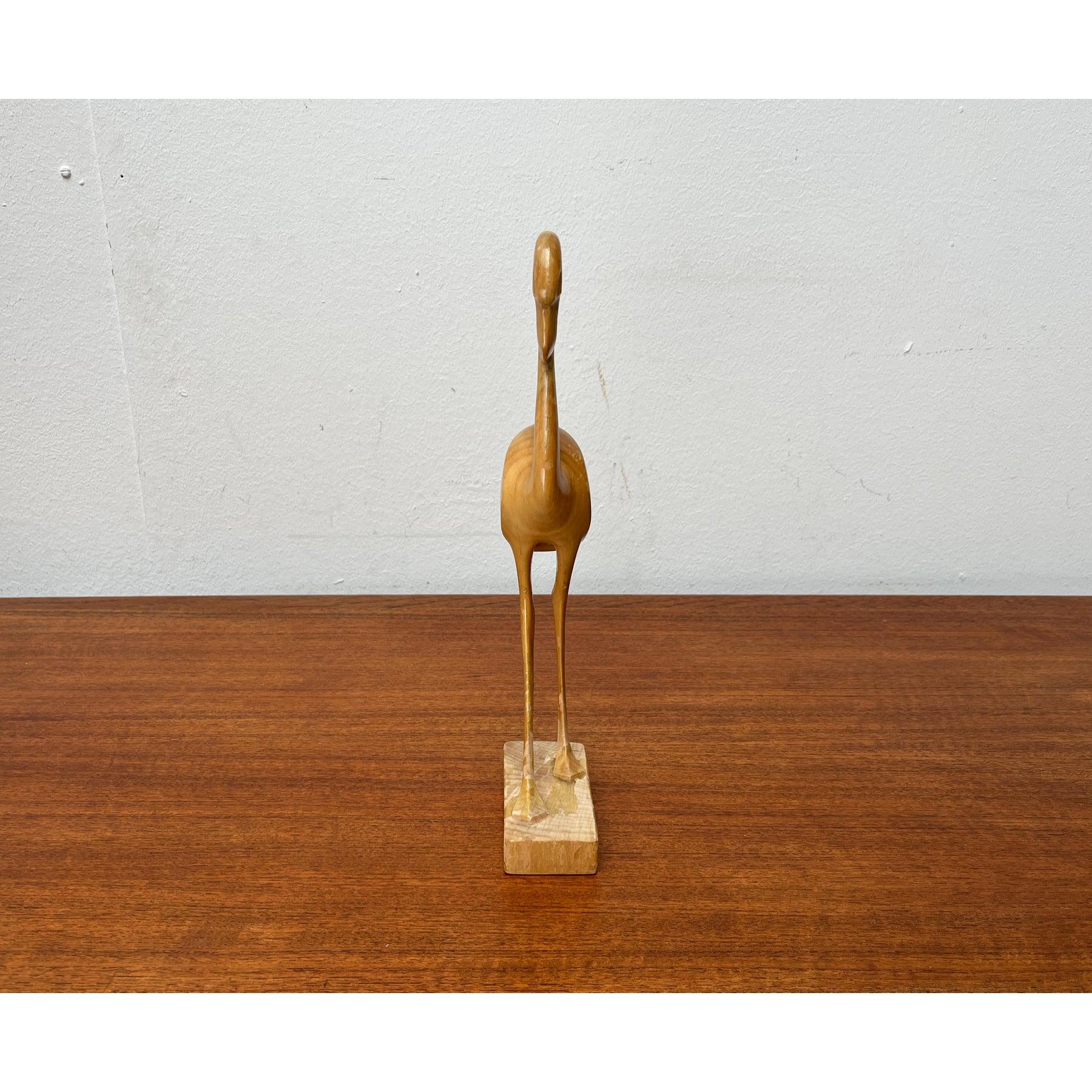 Figurine flamant rose en bois du milieu du siècle, 1960 en vente 4