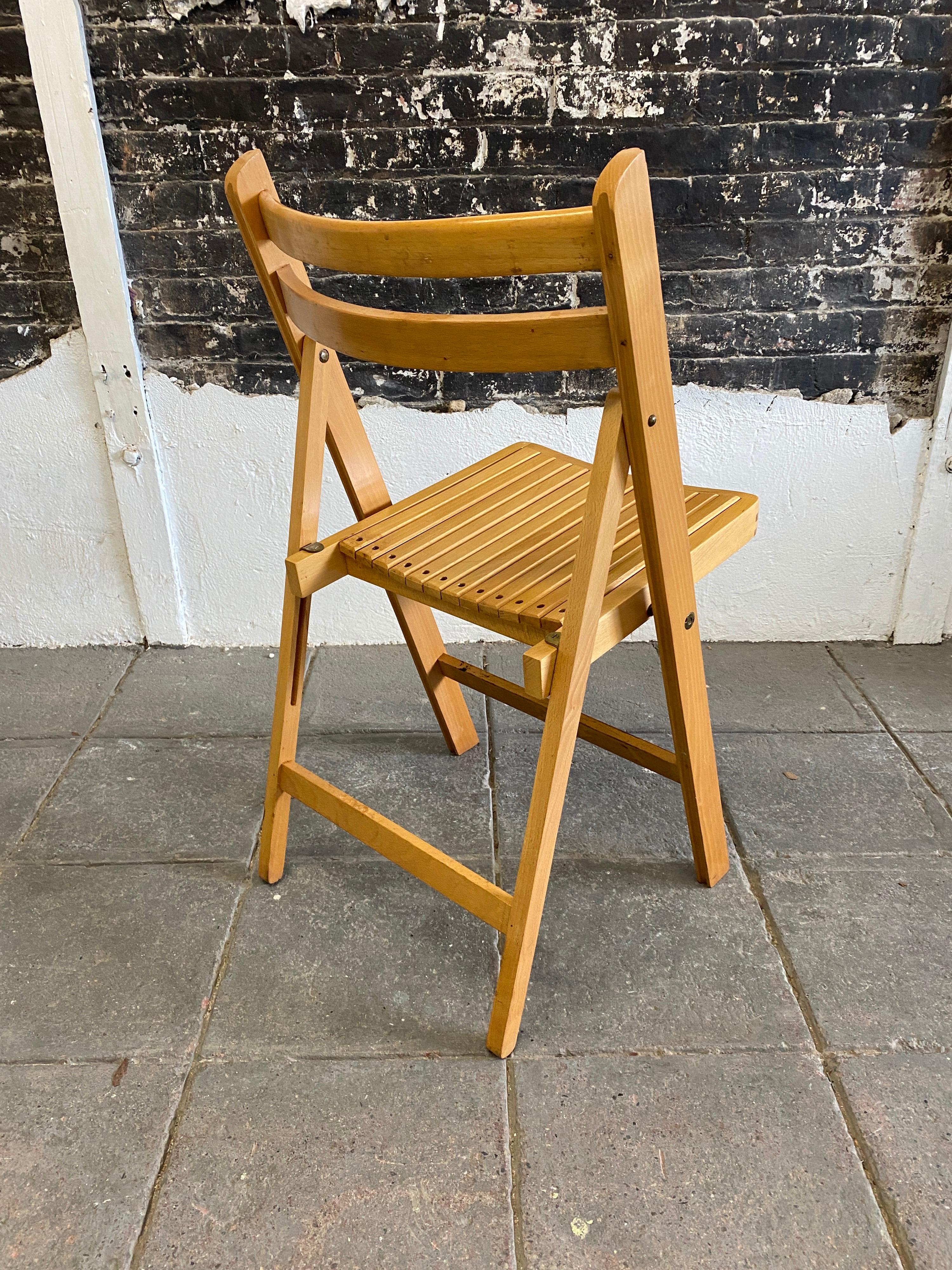 vintage wooden folding chairs