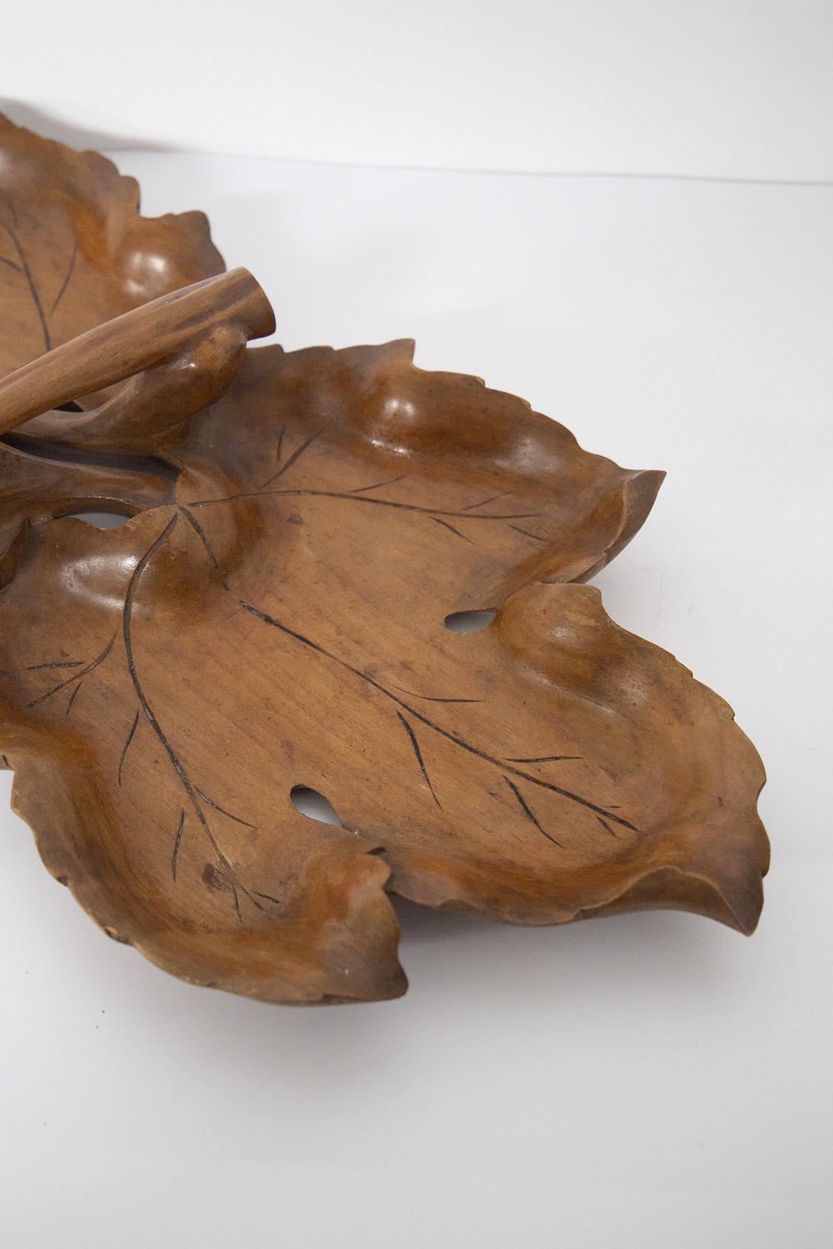 Italian Mid-century Wooden Leaf Centrepiece For Sale