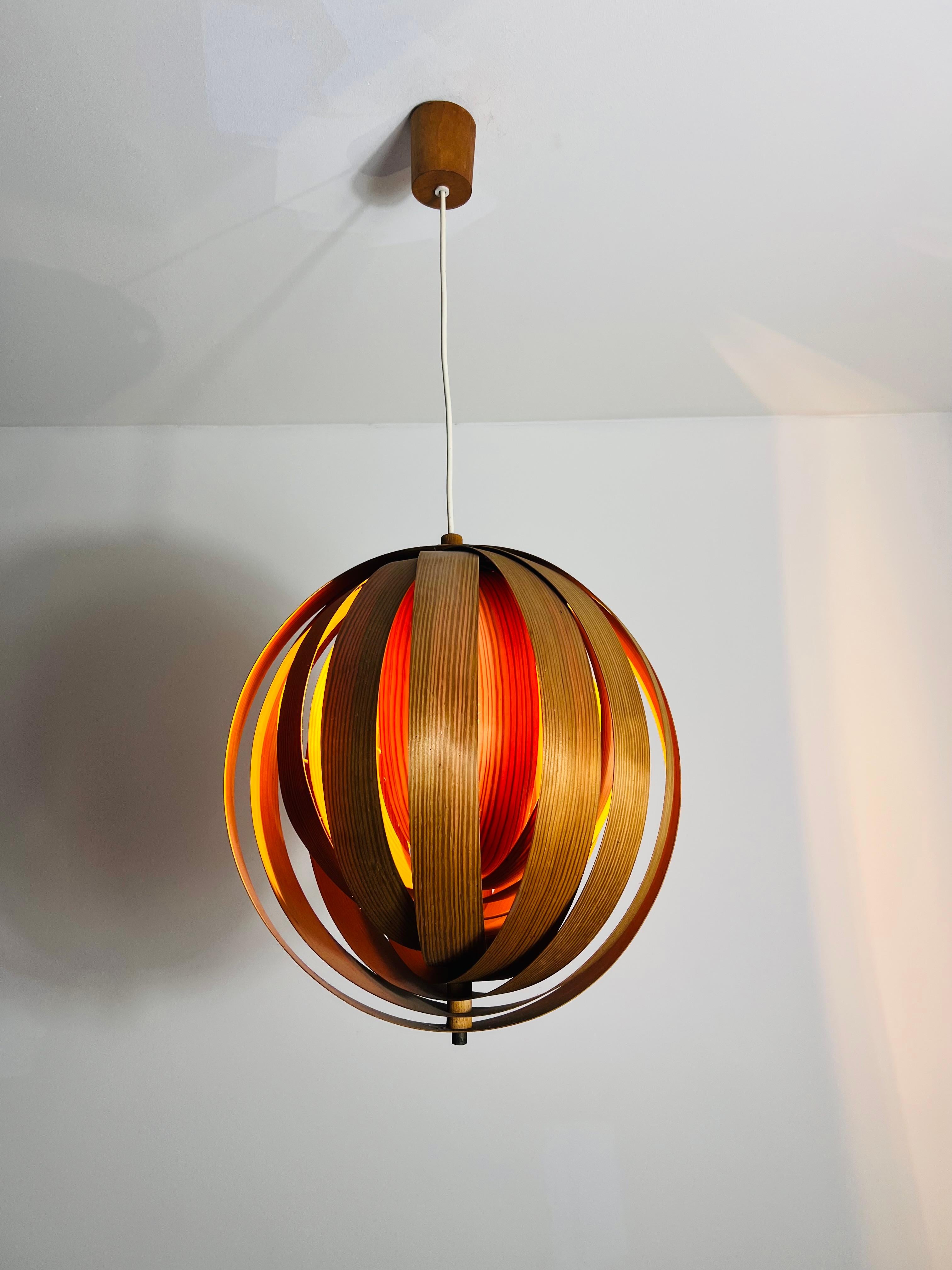 Mid-Century-Hängelampe aus Holz von Hans-Agne Jakobsson, Schweden, 1960er Jahre im Angebot 6