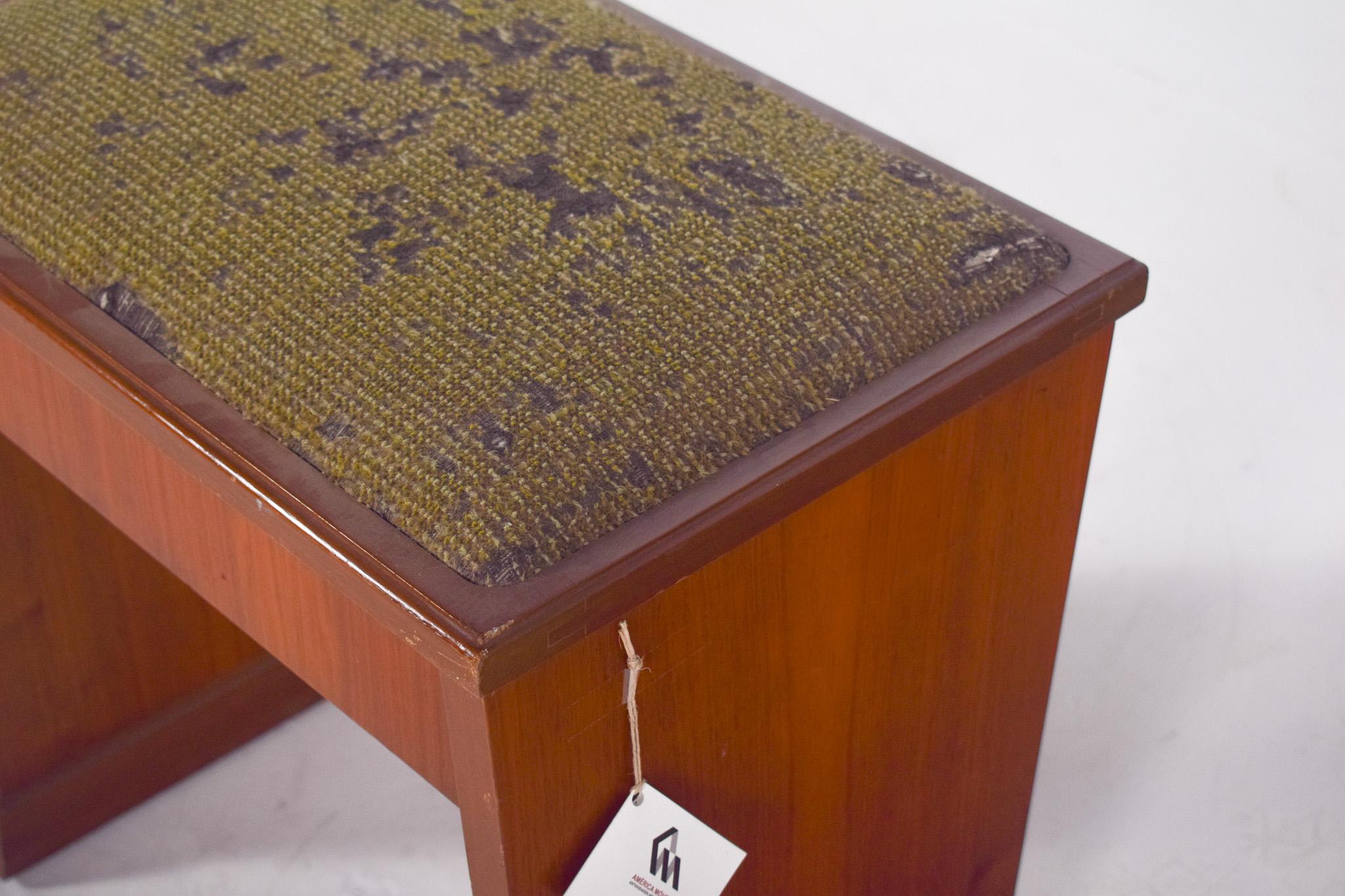 Danois Banc de piano en bois du milieu du siècle en vente