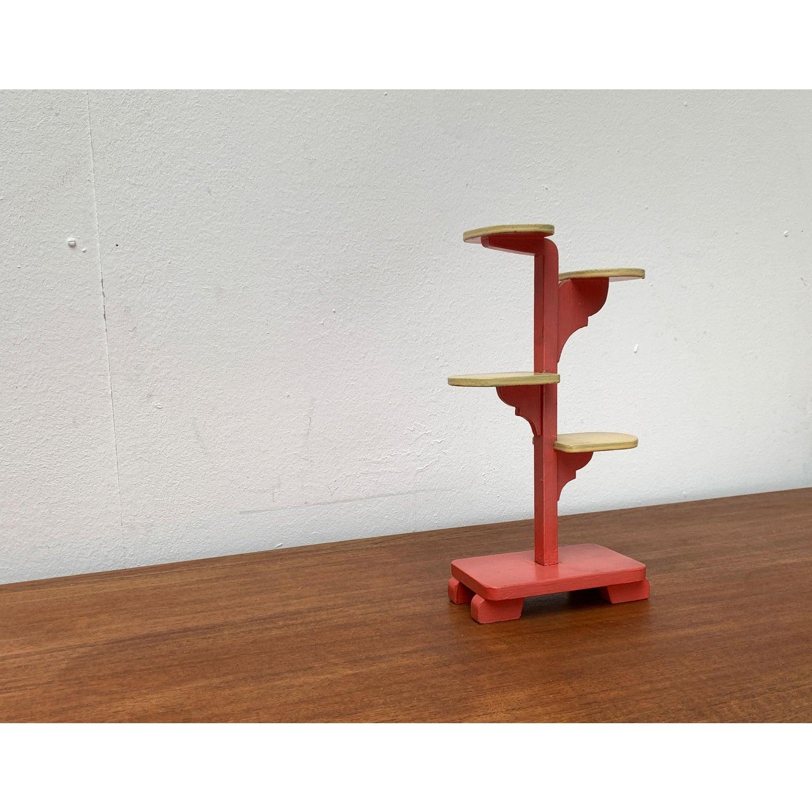 Piantana in legno di metà secolo, anni '60, in ottime condizioni. Progettato dal 1960 al 1969.

Informazioni aggiuntive:
Materiali: Wood
Colore: rosa
Stili: Medioevo Moderno
Tipo di articolo: Vintage, Antico o Pre-owned
Dimensioni: 7,09ʺW × 3,54ʺD ×