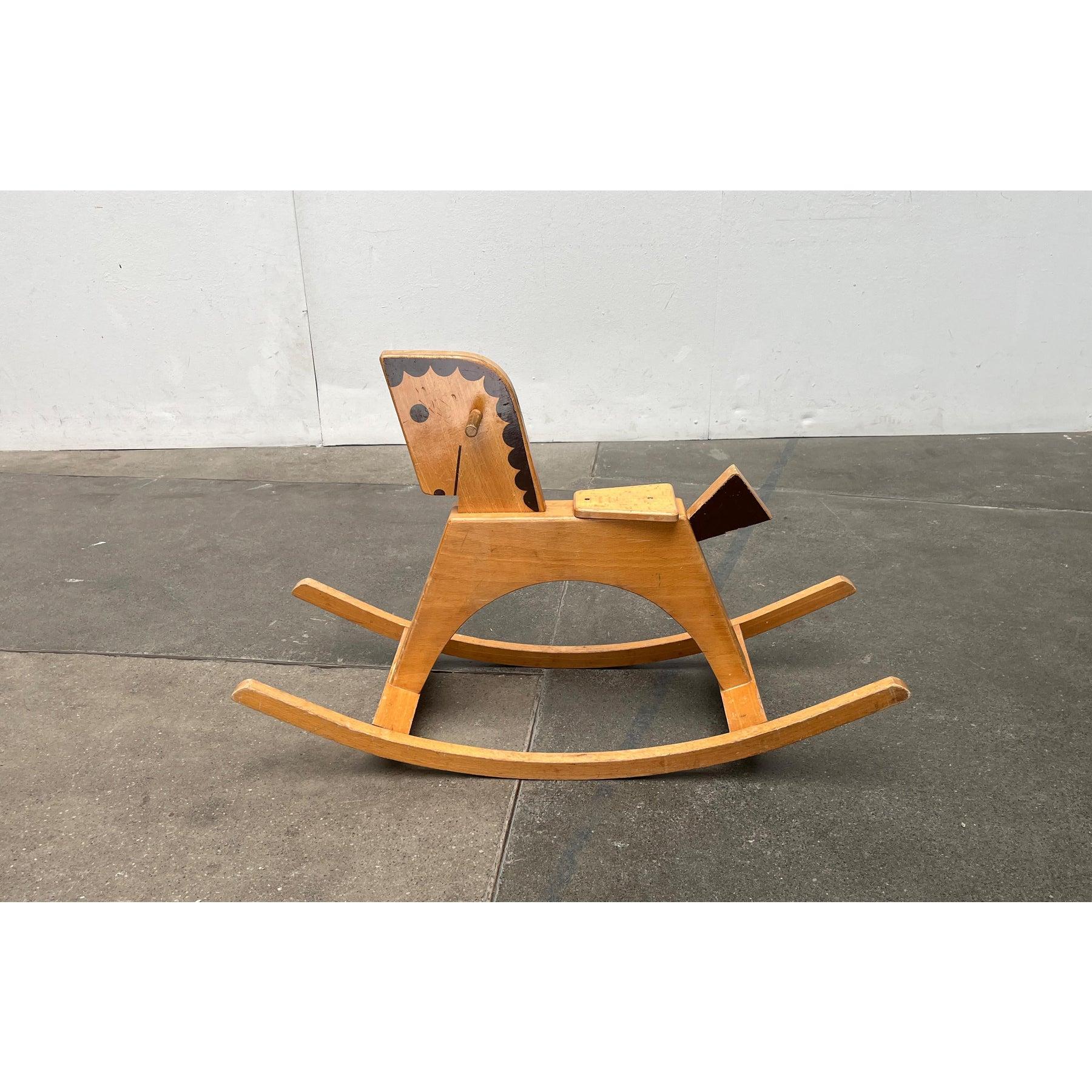 Cavallo a dondolo in legno di metà secolo, anni '60 in vendita 4
