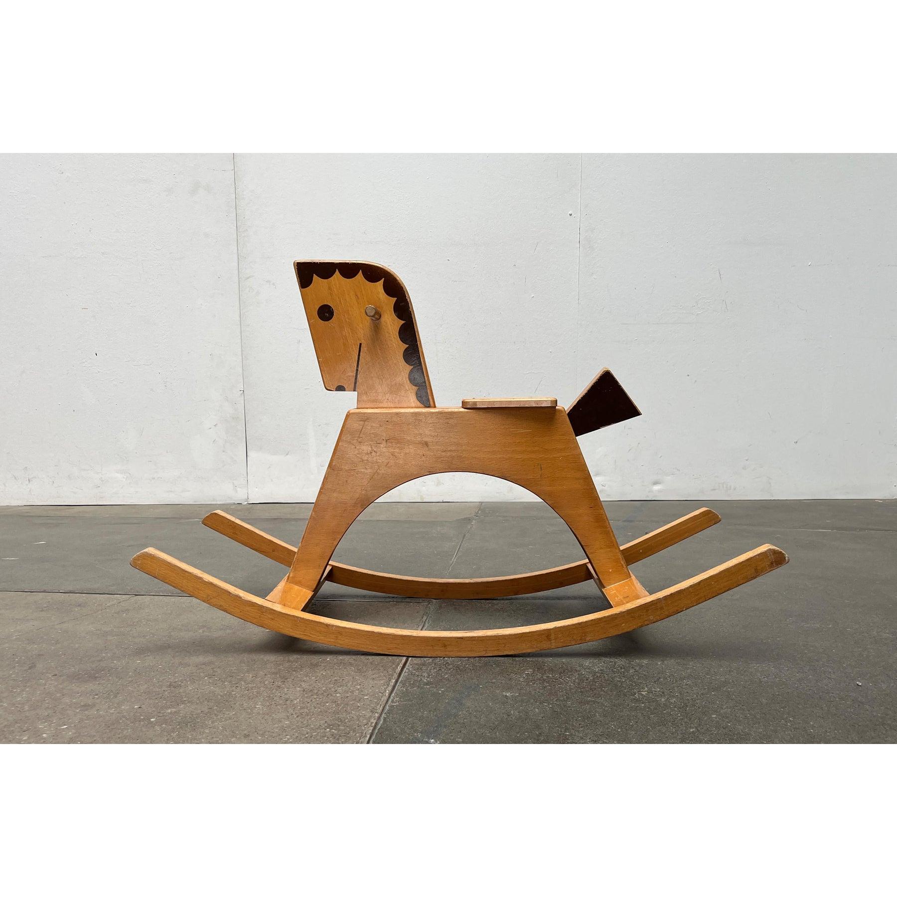 Legno Cavallo a dondolo in legno di metà secolo, anni '60 in vendita