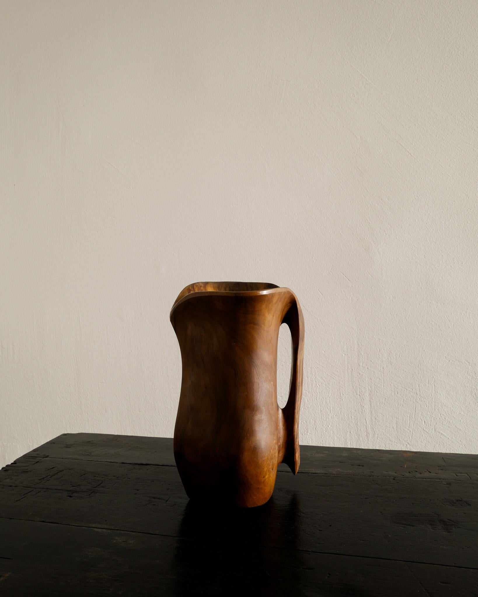 Rare mid century wooden sculptural free form pitcher in style of Alexandre Noll produced in France 1950s. In good original condition. 

Dimensions: 28 cm / 11