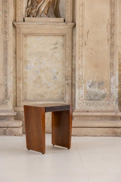 Tavolino in legno di metà secolo con dettagli scanalati, Italia anni '40