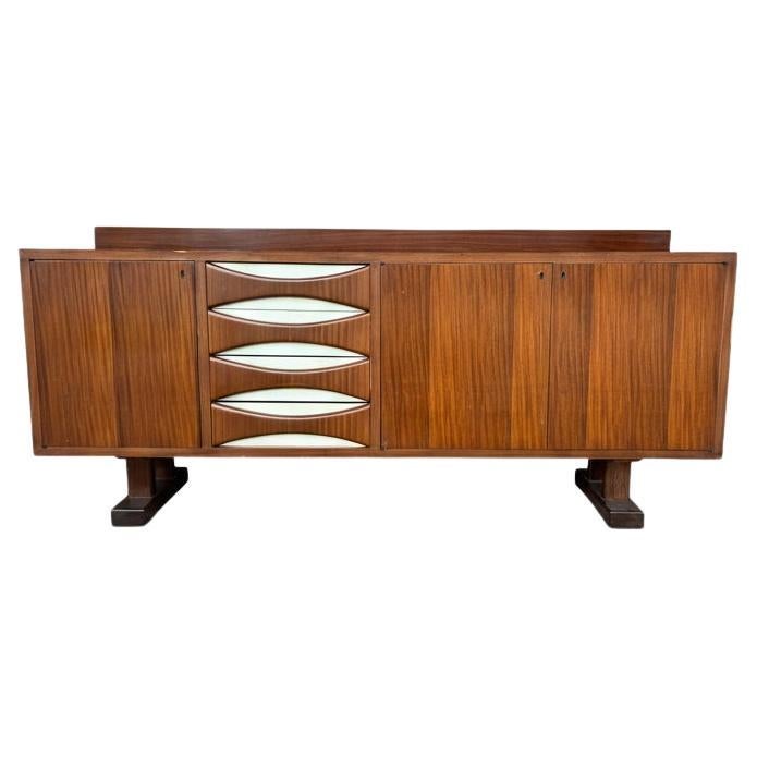 Buffet en bois du milieu du siècle dans le style d'Arne Vodder, années 1960 en vente