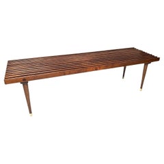 Banco de listones de madera de mediados de siglo