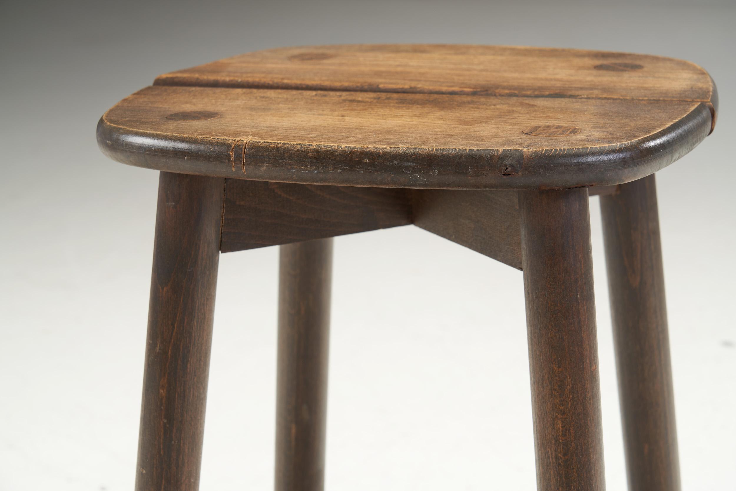 Mid-Century Wooden Stool with Split Seat, Europe Ca 1950s For Sale 4
