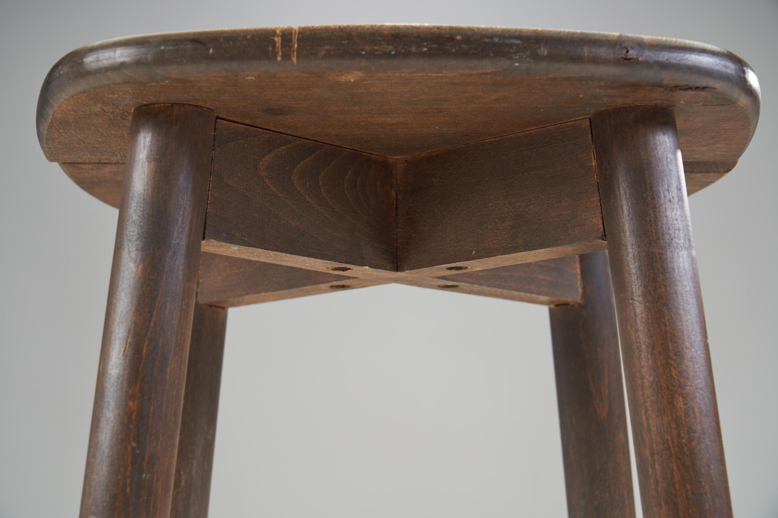 Mid-Century Wooden Stool with Split Seat, Europe Ca 1950s For Sale 5
