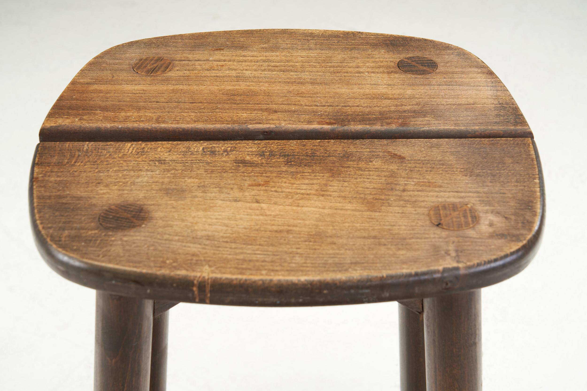 Mid-Century Wooden Stool with Split Seat, Europe Ca 1950s For Sale 2
