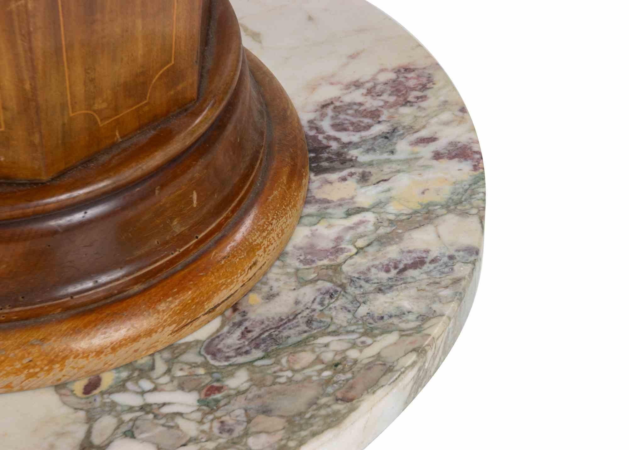 italien Table en bois avec base en marbre et plateau en verre, milieu du 20e siècle en vente