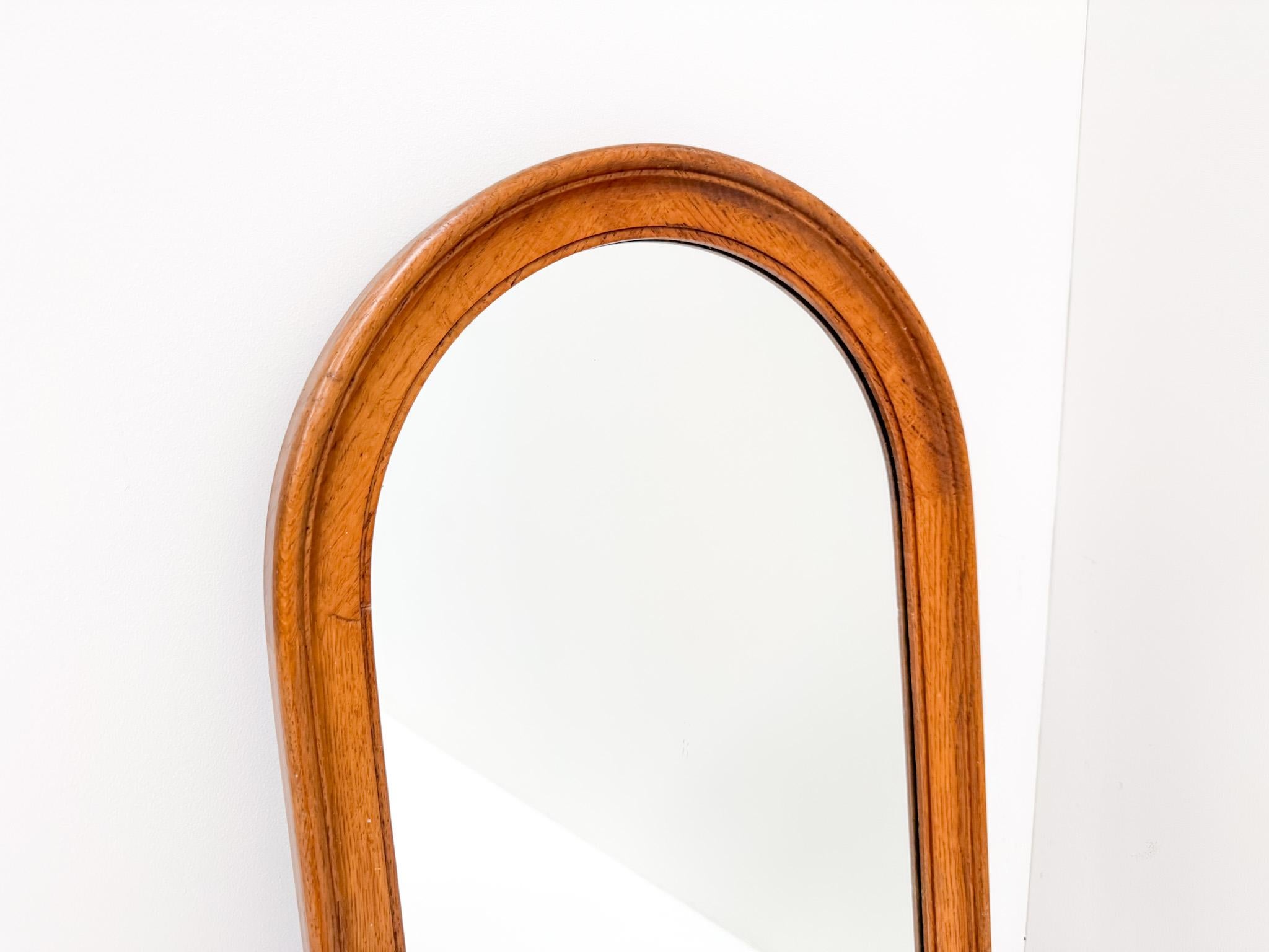 Verre Miroir mural en bois du milieu du siècle, style scandinave des années 1960 en vente