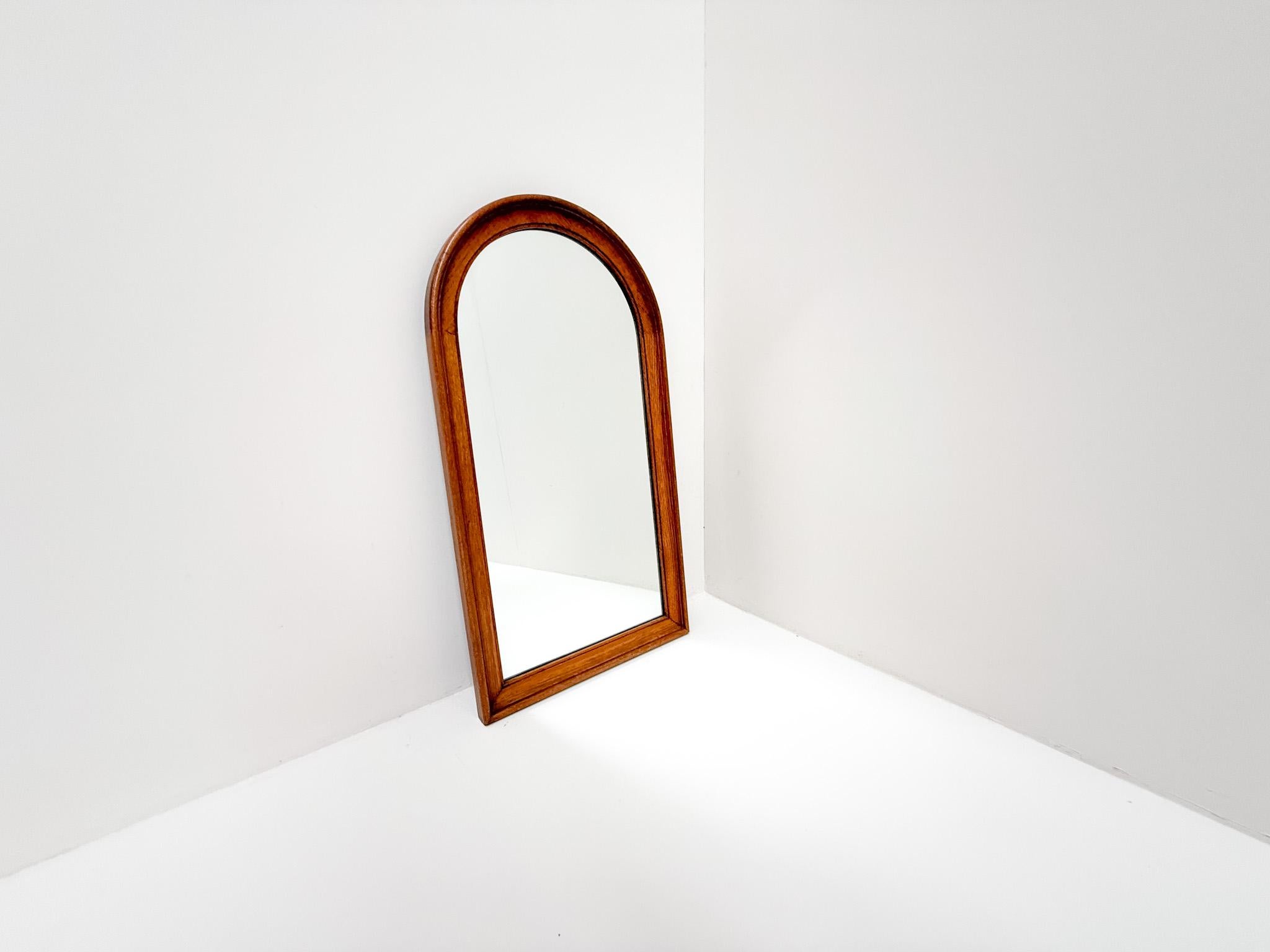 Miroir mural en bois du milieu du siècle, style scandinave des années 1960 en vente 2