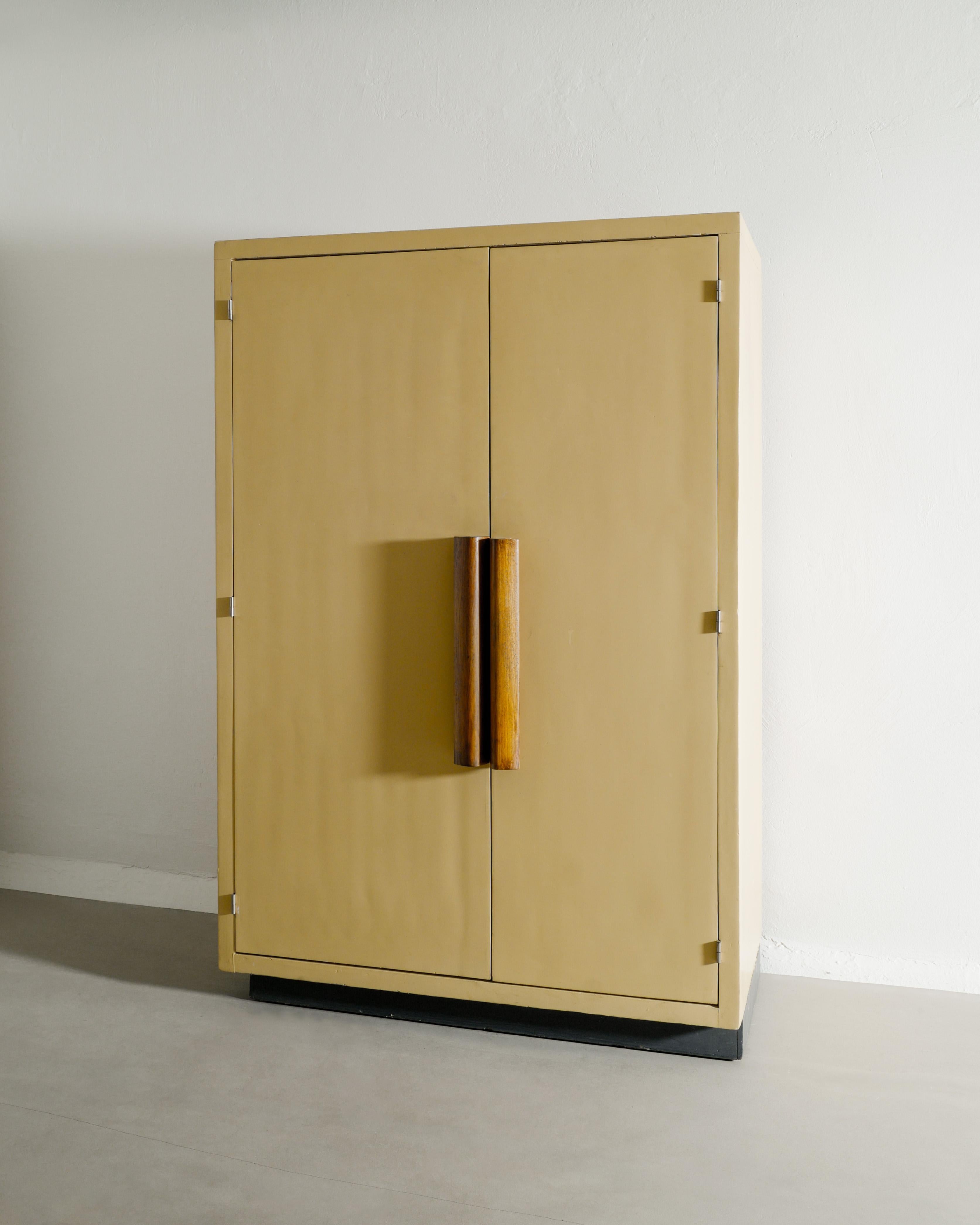 Mid-Century Modern Armoire en bois du milieu du siècle par Le Corbusier pour l'Unité d'Habitation, années 1940 en vente