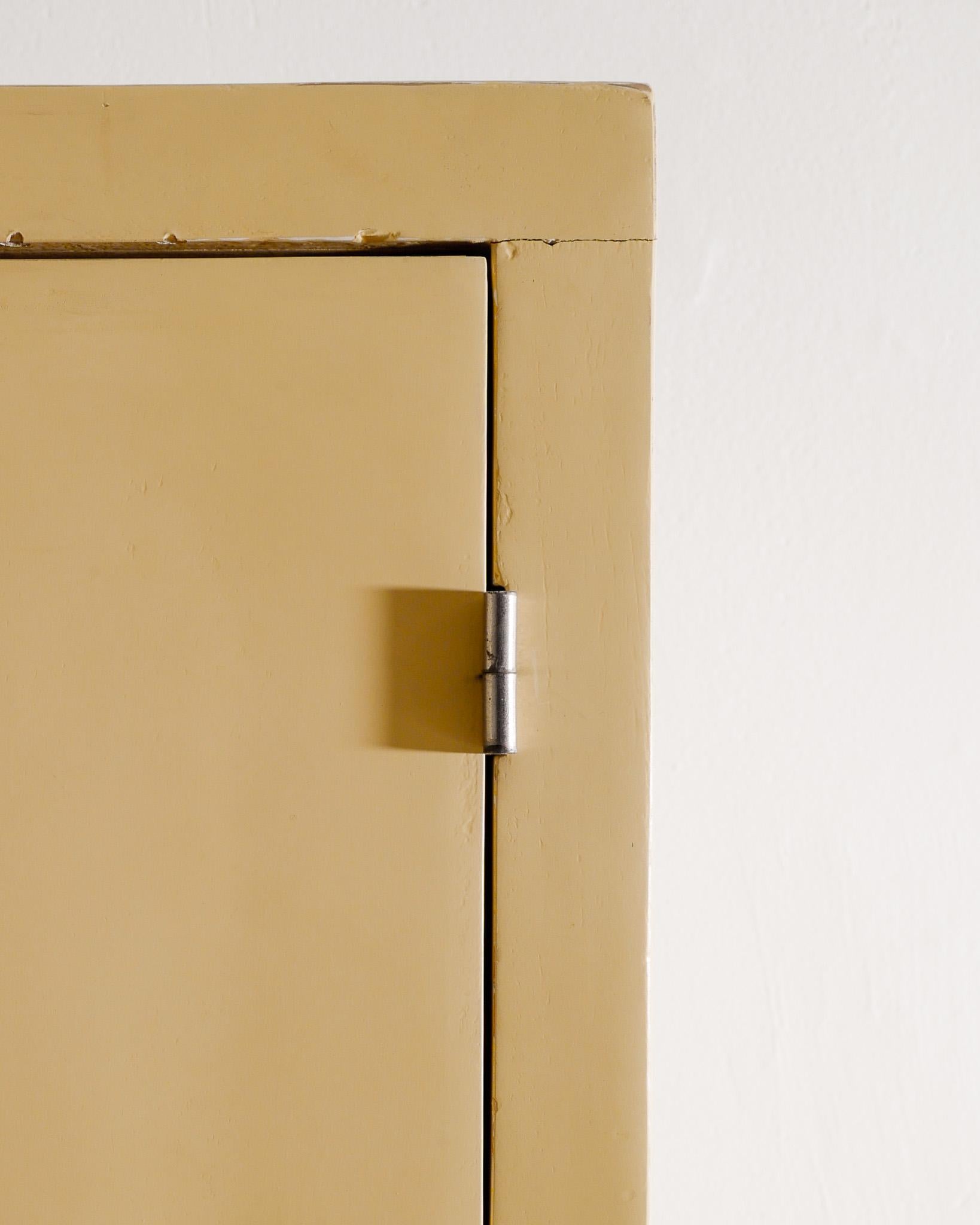 Armoire en bois du milieu du siècle par Le Corbusier pour l'Unité d'Habitation, années 1940 en vente 1