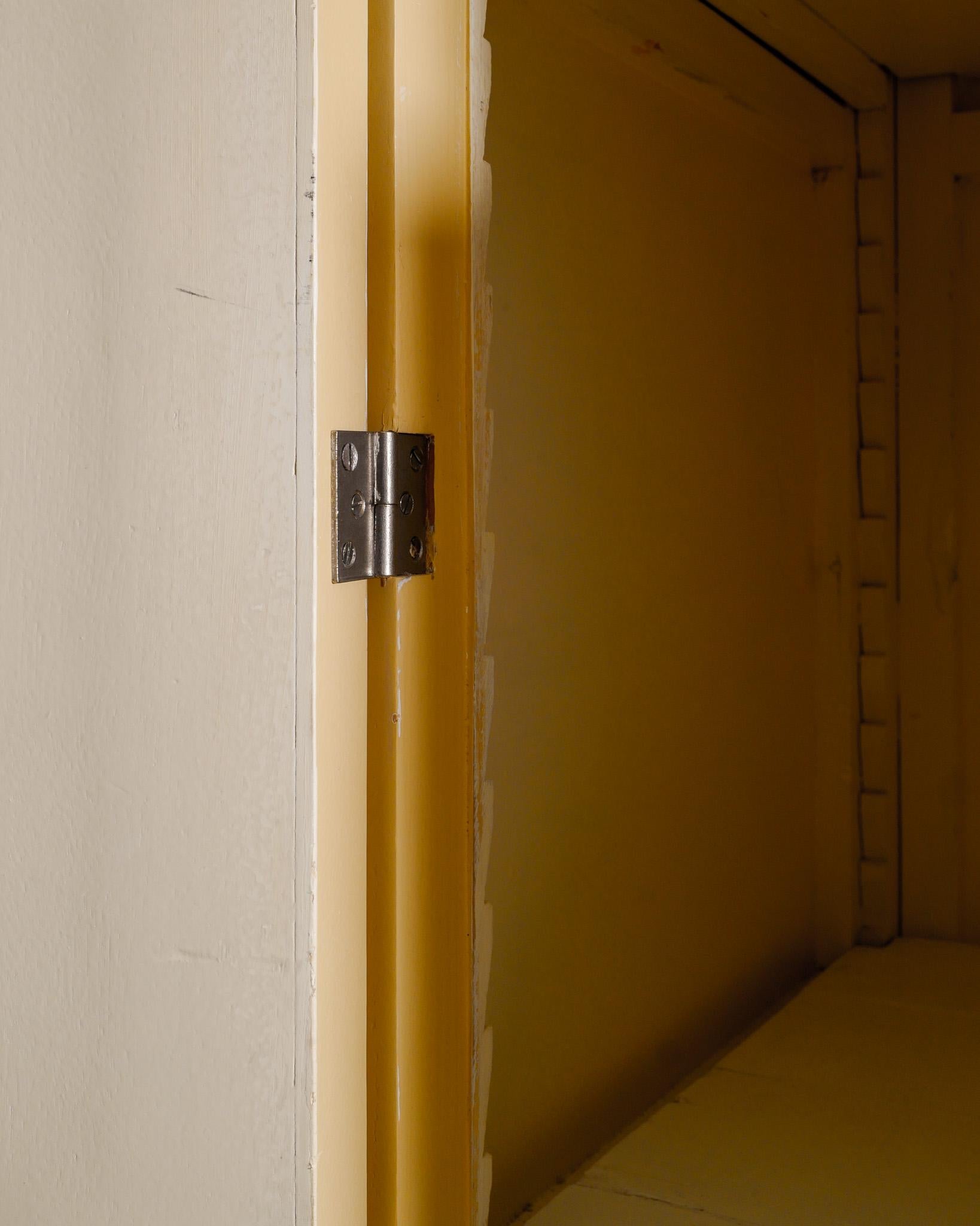 Armoire en bois du milieu du siècle par Le Corbusier pour l'Unité d'Habitation, années 1940 en vente 2