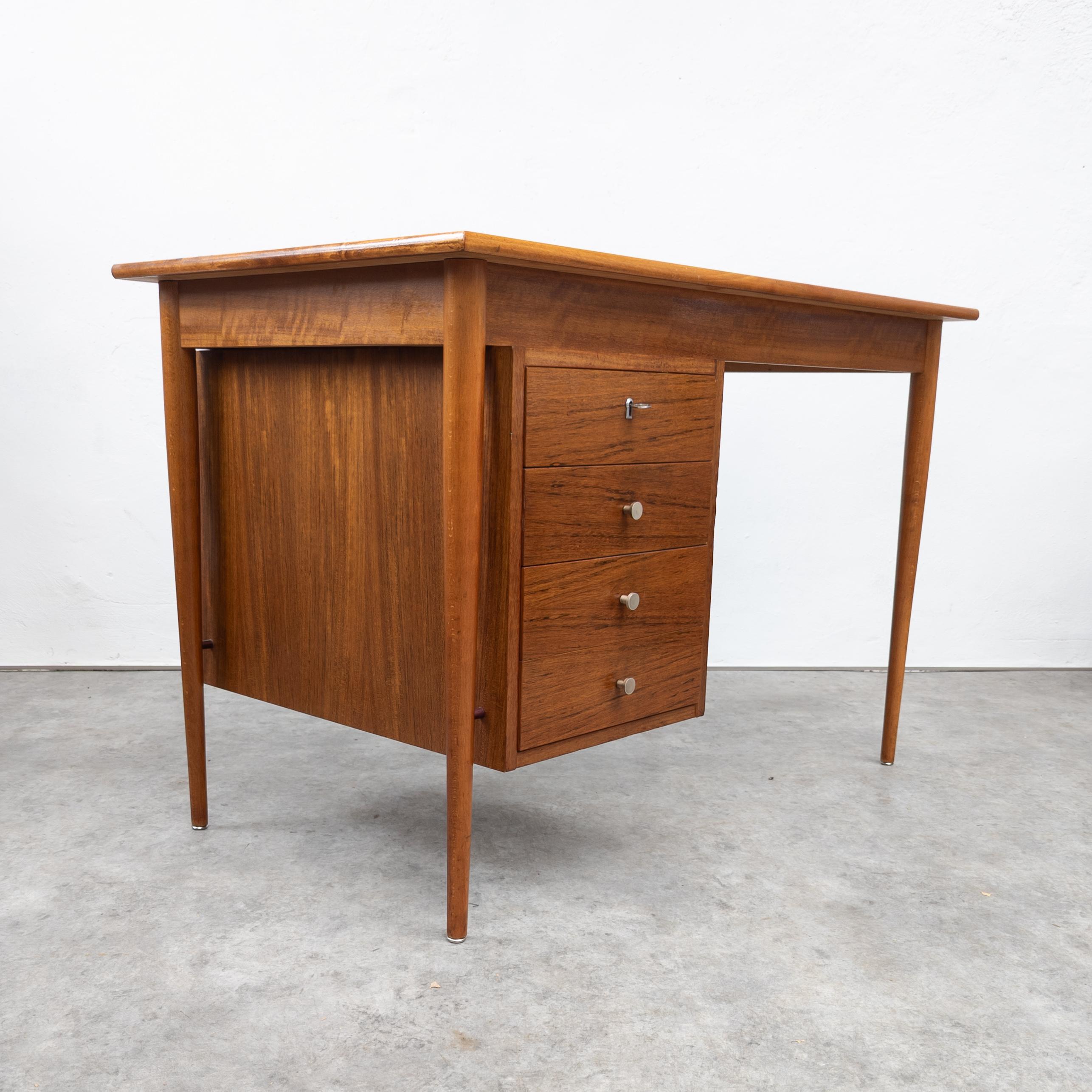 Designed by Czech architect Karel Vyčítal. Manufactured by Dřevotvar Jablonné nad Orlicí, former Czechoslovakia in 1960s. Beautiful desk made of solid oak and veneer. Suitable for any space. In very nice vintage condition with some traces of wear