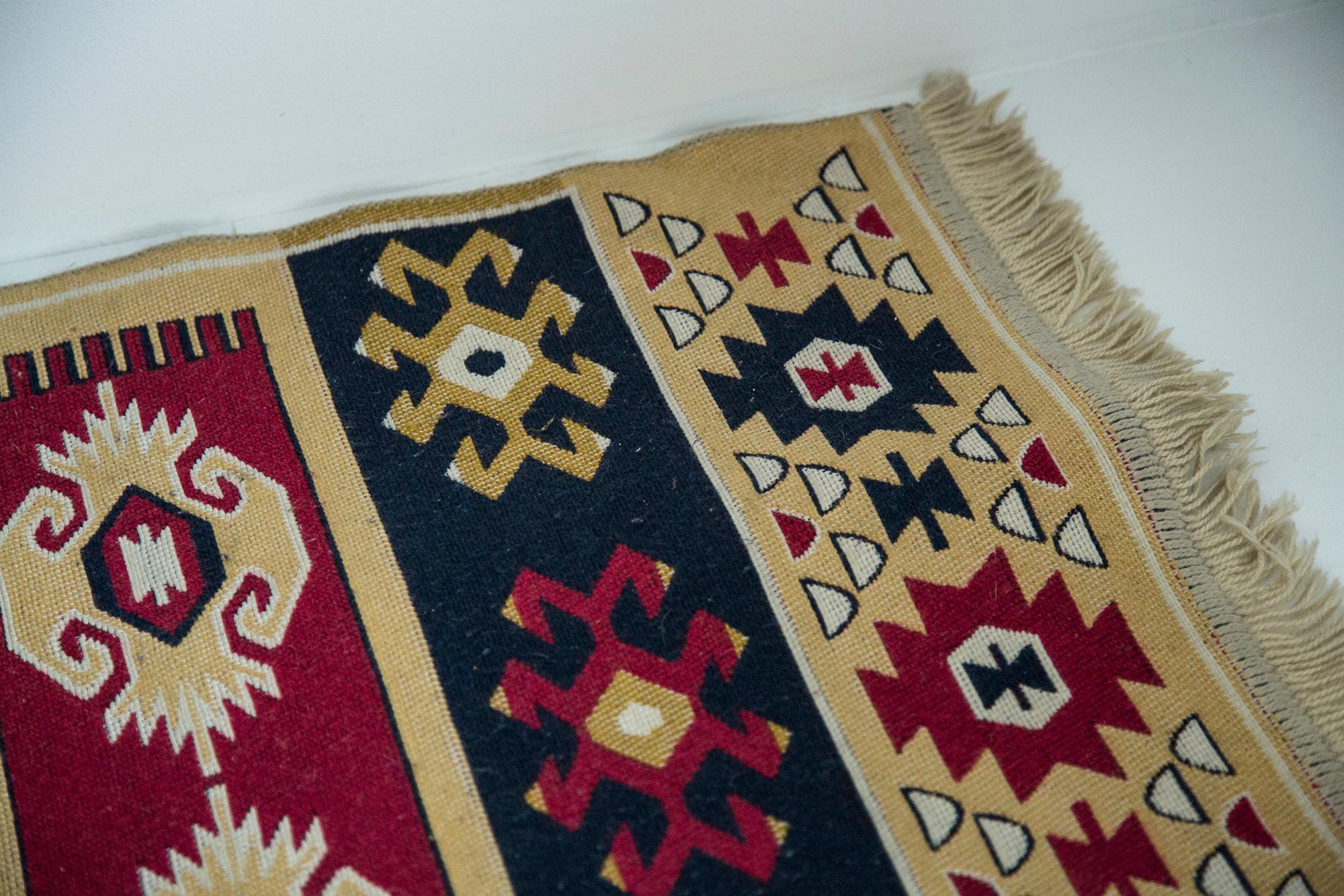Fatto a mano Tappeto in lana in stile Boho del Medioevo, anni '60 in vendita