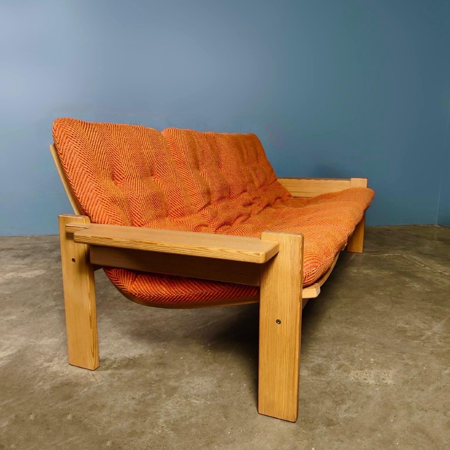 New Stock ✅

Mid Century Wool Pine Three Seater Sofa By Yngve Ekström For Swedese Vintage Retro MCM

A mid century three seater sofa, designed by Yngve Ekström for Swedese dating from the 1970s.

The sofa is upholstered in orange coloured wool