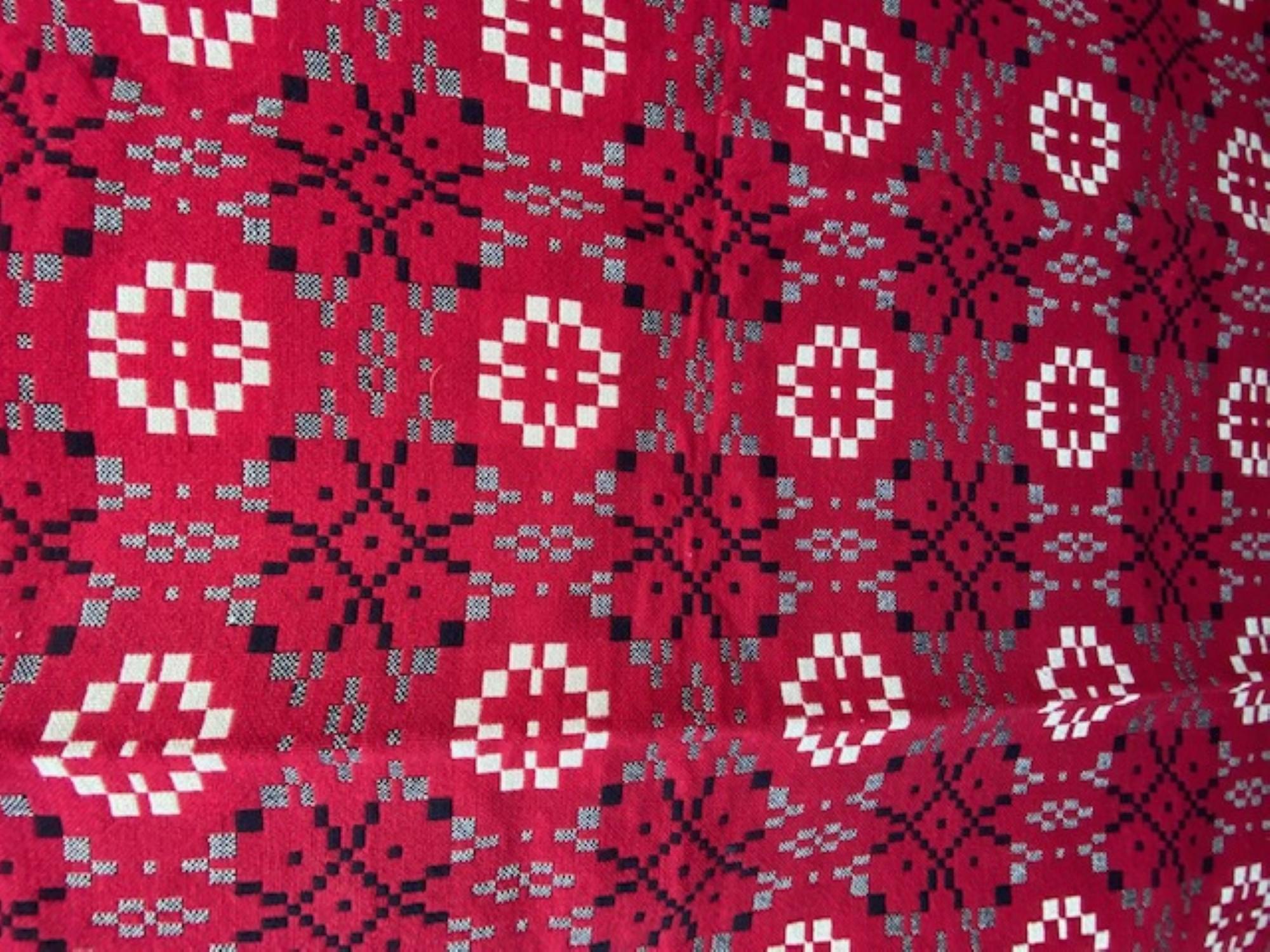 Mid-Century Modern Mid-Century Wool Welsh Tapestry Blanket, 1970s (Red, Black & White)