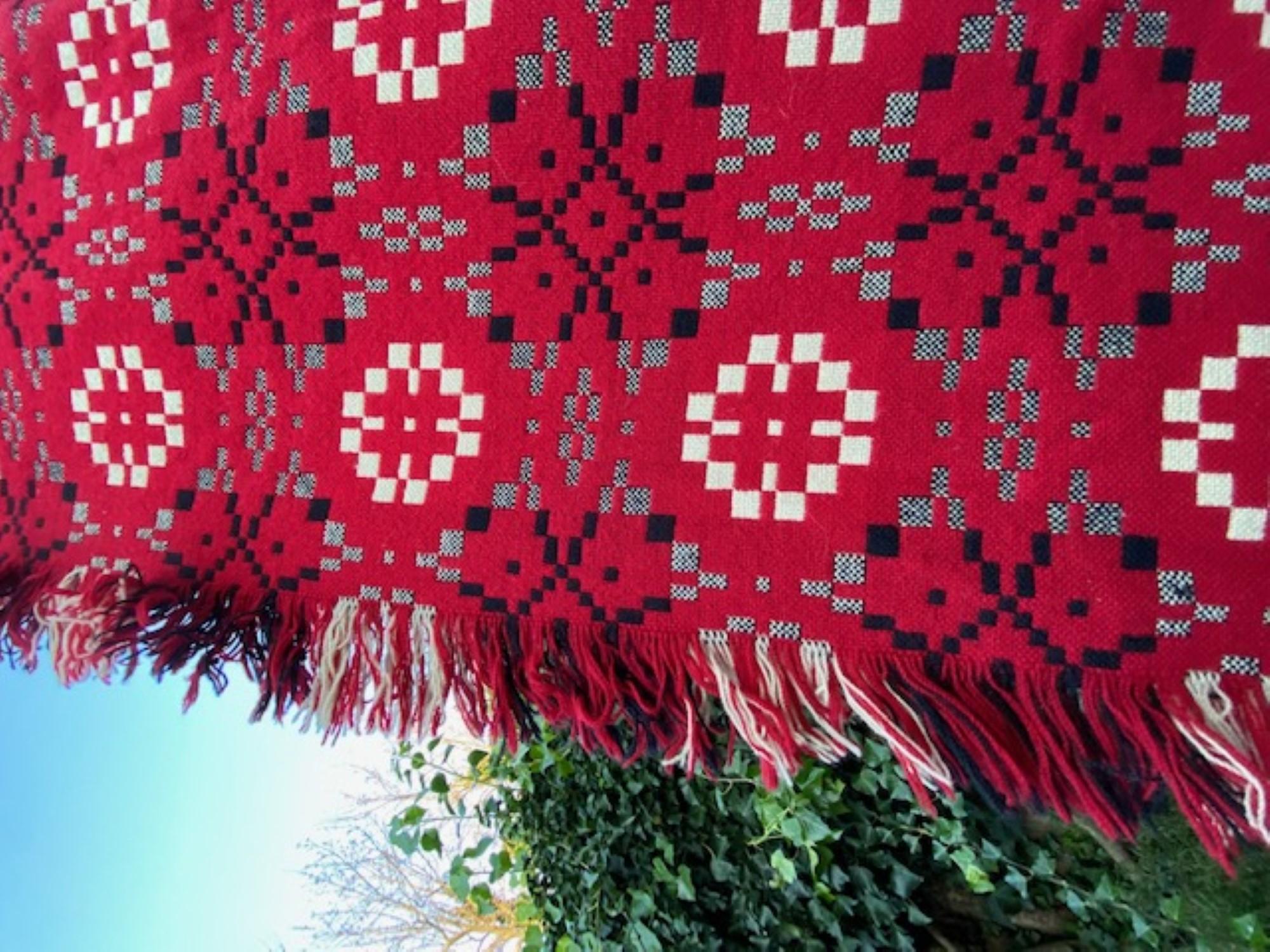 Mid-Century Wool Welsh Tapestry Blanket, 1970s (Red, Black & White) 1