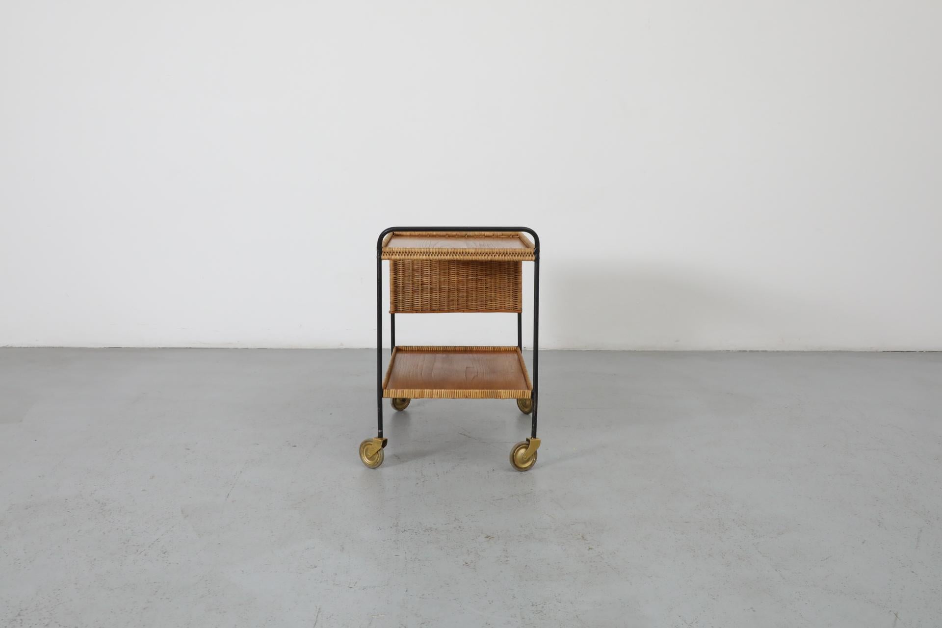 Émaillé Chariot de bar en rotin tissé du milieu du siècle par Helmut Magg, Allemagne, années 1960 en vente