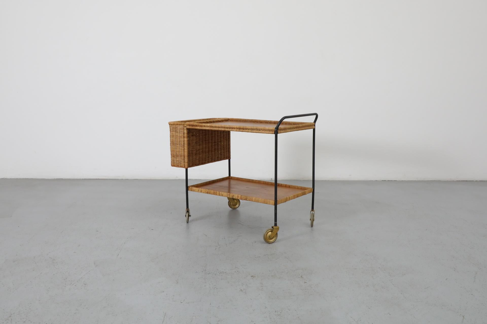 Chariot de bar en rotin tissé du milieu du siècle par Helmut Magg, Allemagne, années 1960 Bon état - En vente à Los Angeles, CA